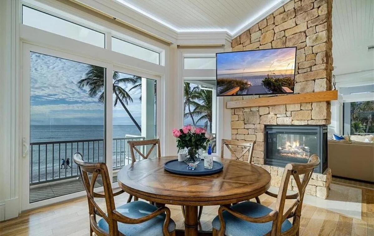 Private Oceanfront Mansion In Luxury * Naples