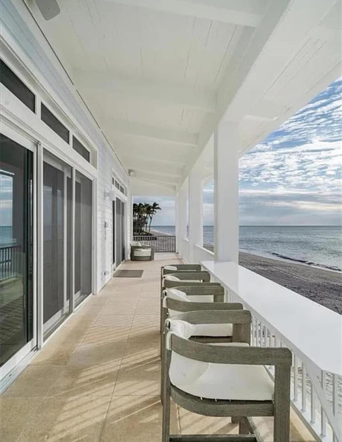 Villa Private Oceanfront Mansion In Luxury *