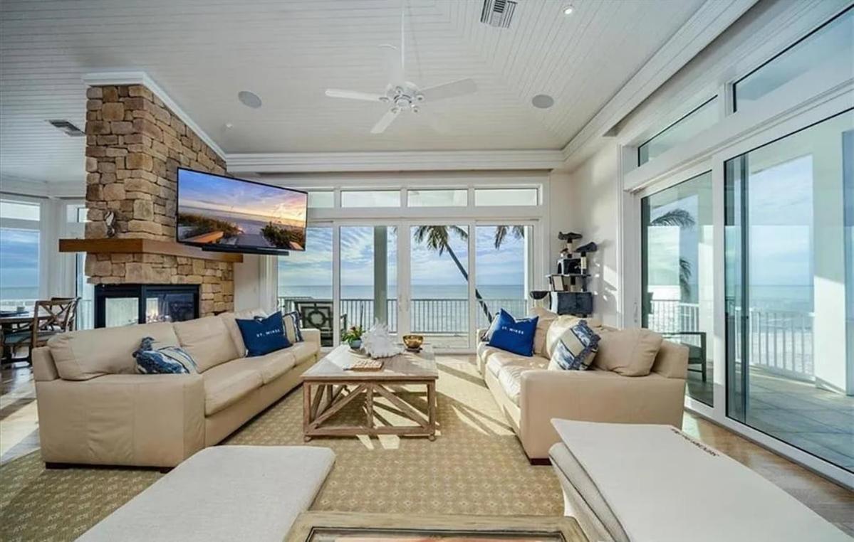 Villa Private Oceanfront Mansion In Luxury Naples