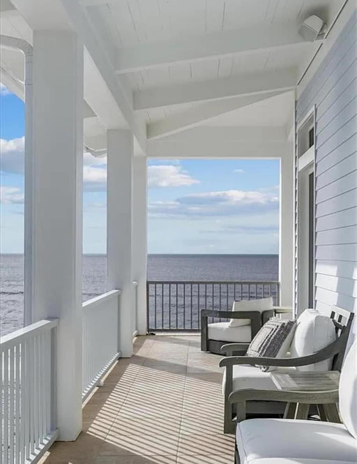 Private Oceanfront Mansion In Luxury *