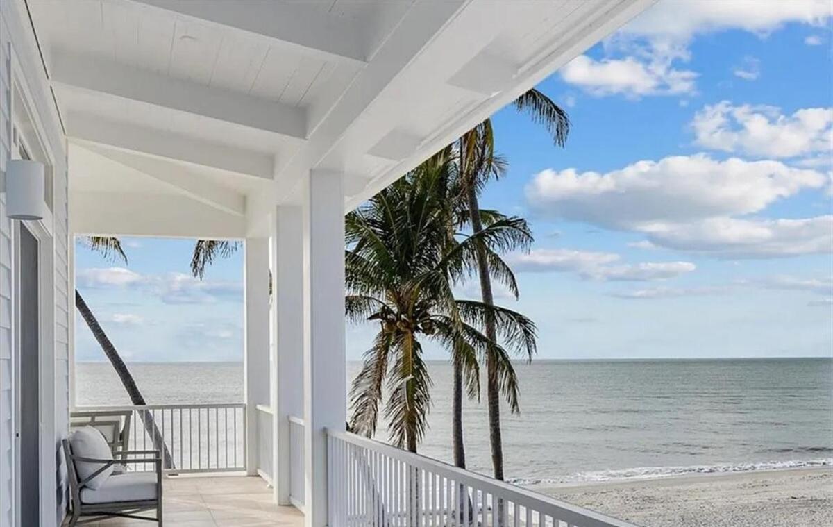 Villa Private Oceanfront Mansion In Luxury
