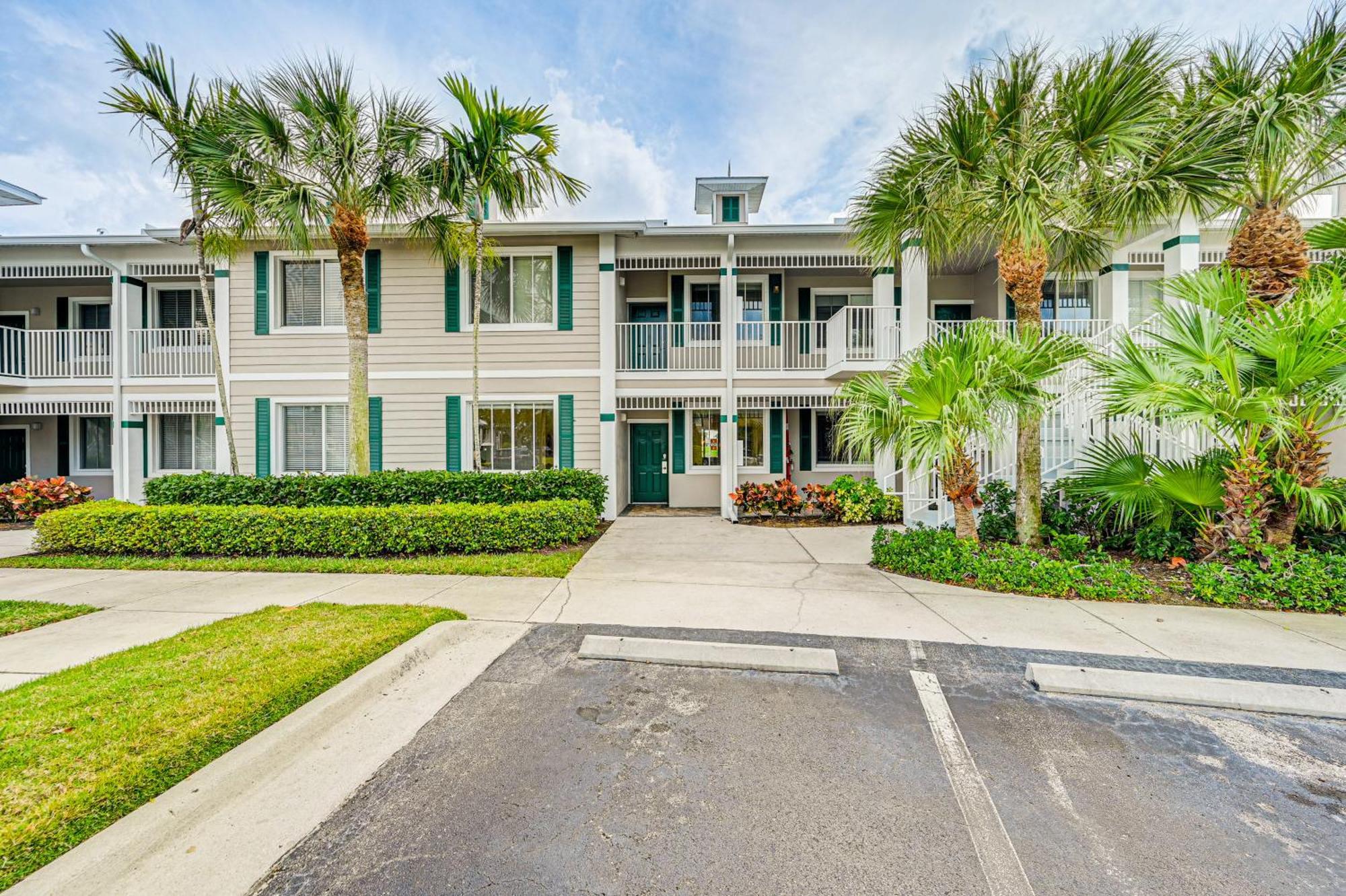 On 2 Championship Golf Courses Apartment Naples