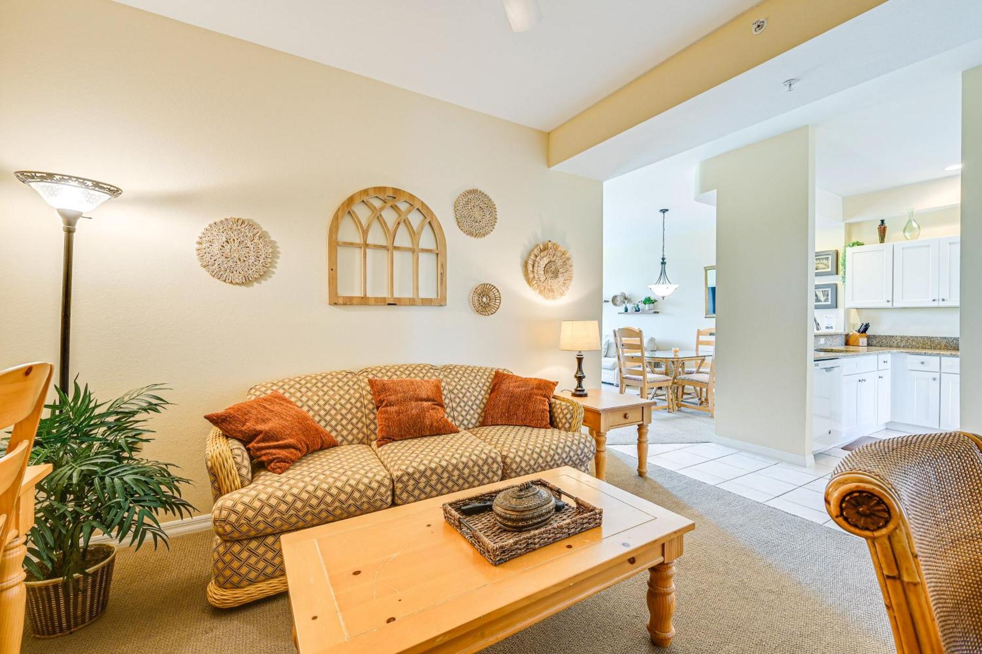 Apartment On 2 Championship Golf Courses Naples