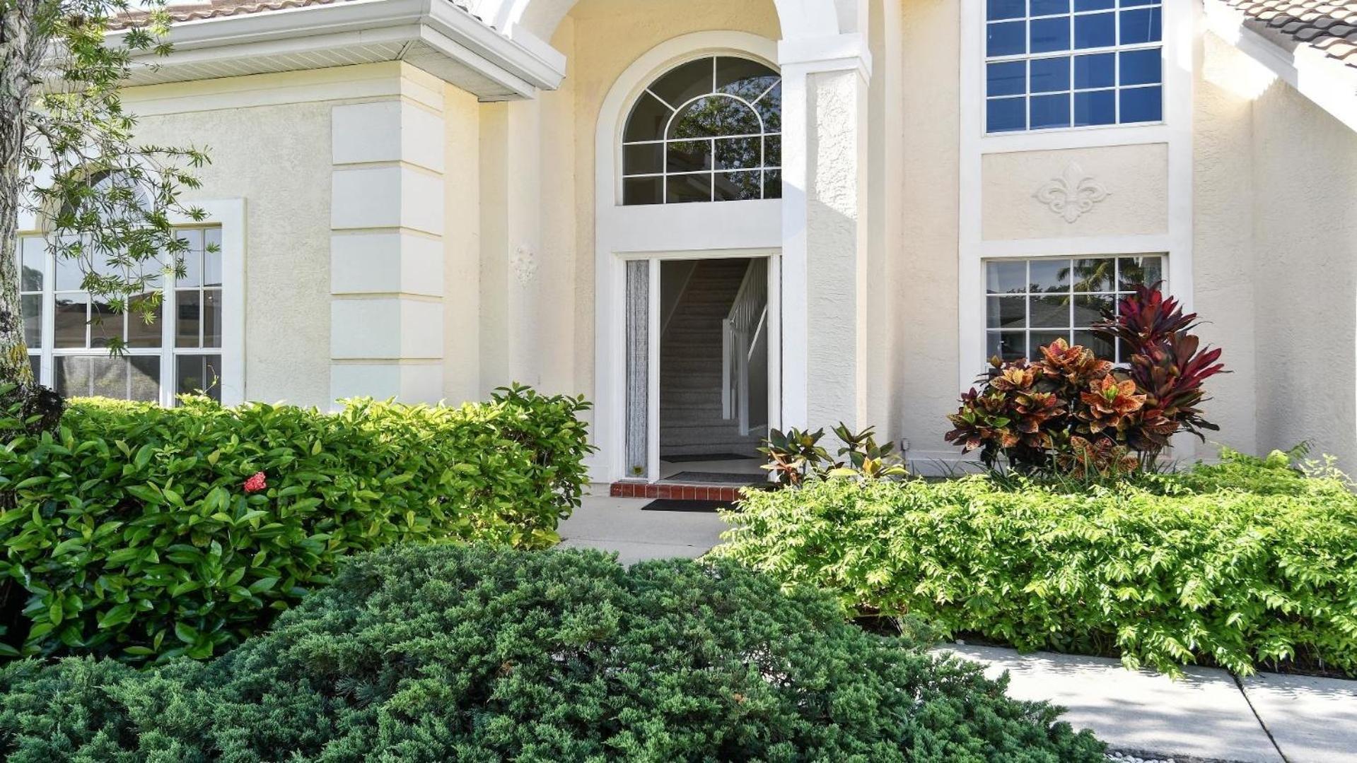 Holiday home Mit Privatpool Fuer 8 Personen Ca 220 Qm In Naples, Florida Southwest Florida Naples