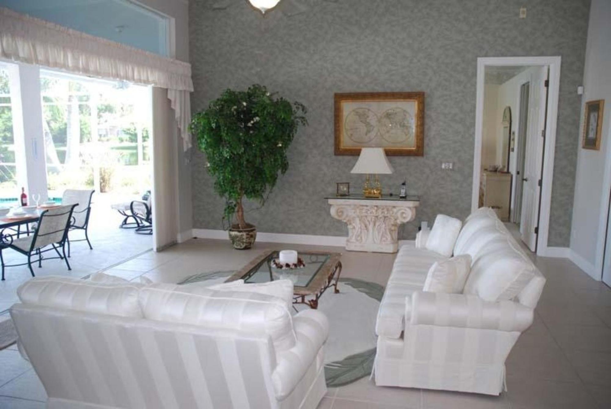 Mit Privatpool Fuer 6 Personen Ca 236 Qm In Naples, Florida Southwest Florida