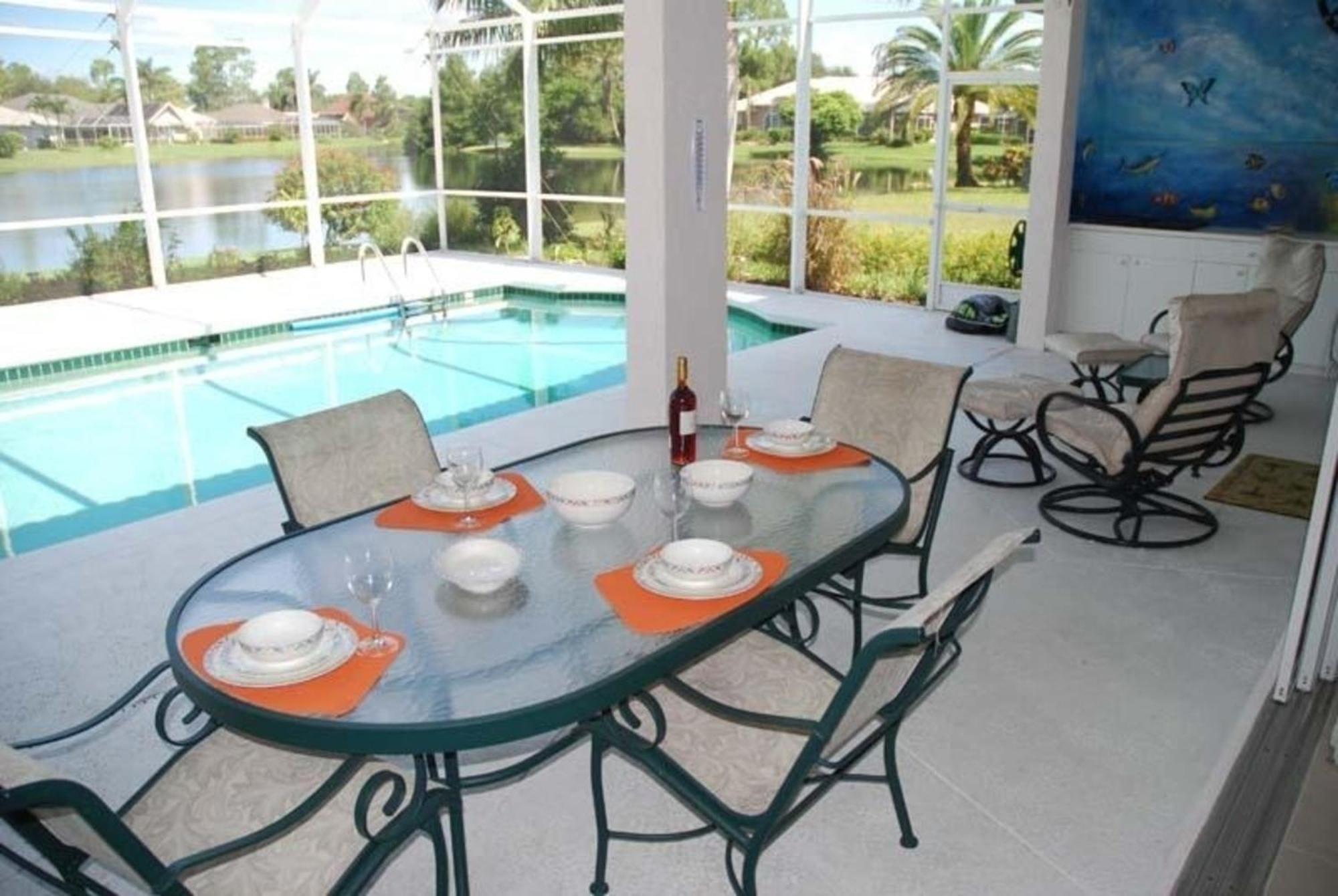 Mit Privatpool Fuer 6 Personen Ca 236 Qm In Naples, Florida Southwest Florida *