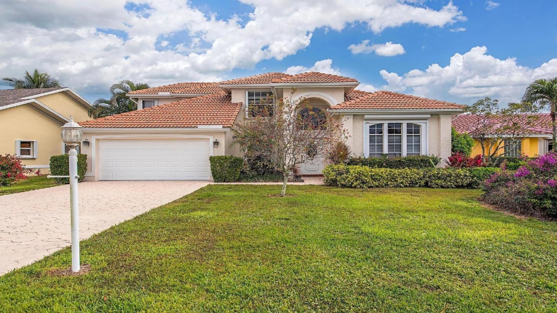 Mit Privatpool Fuer 8 Personen Ca 230 Qm In Naples, Florida Southwest Florida Holiday home