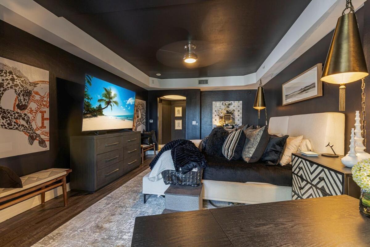 Luxury Penthouse Near Apartment *