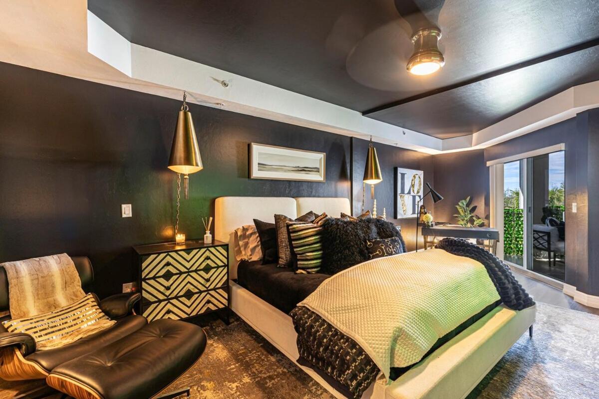 Luxury Penthouse Near Apartment