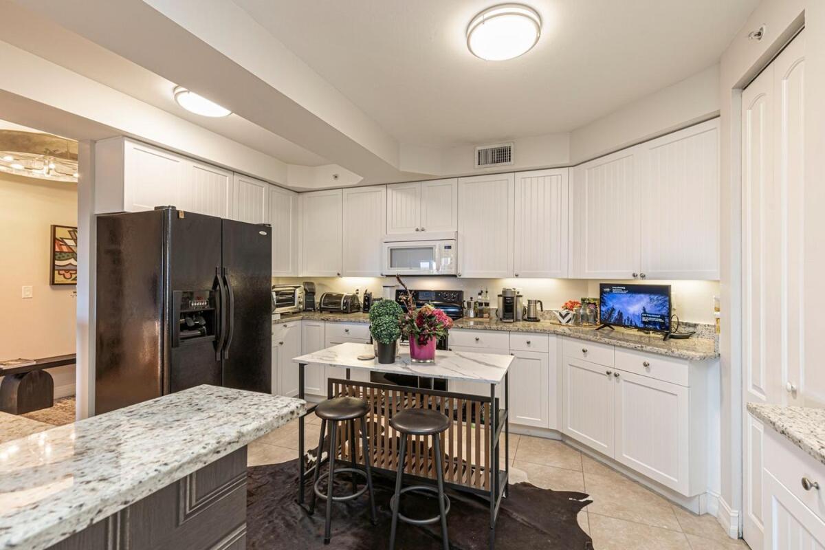 Luxury Penthouse Near Apartment