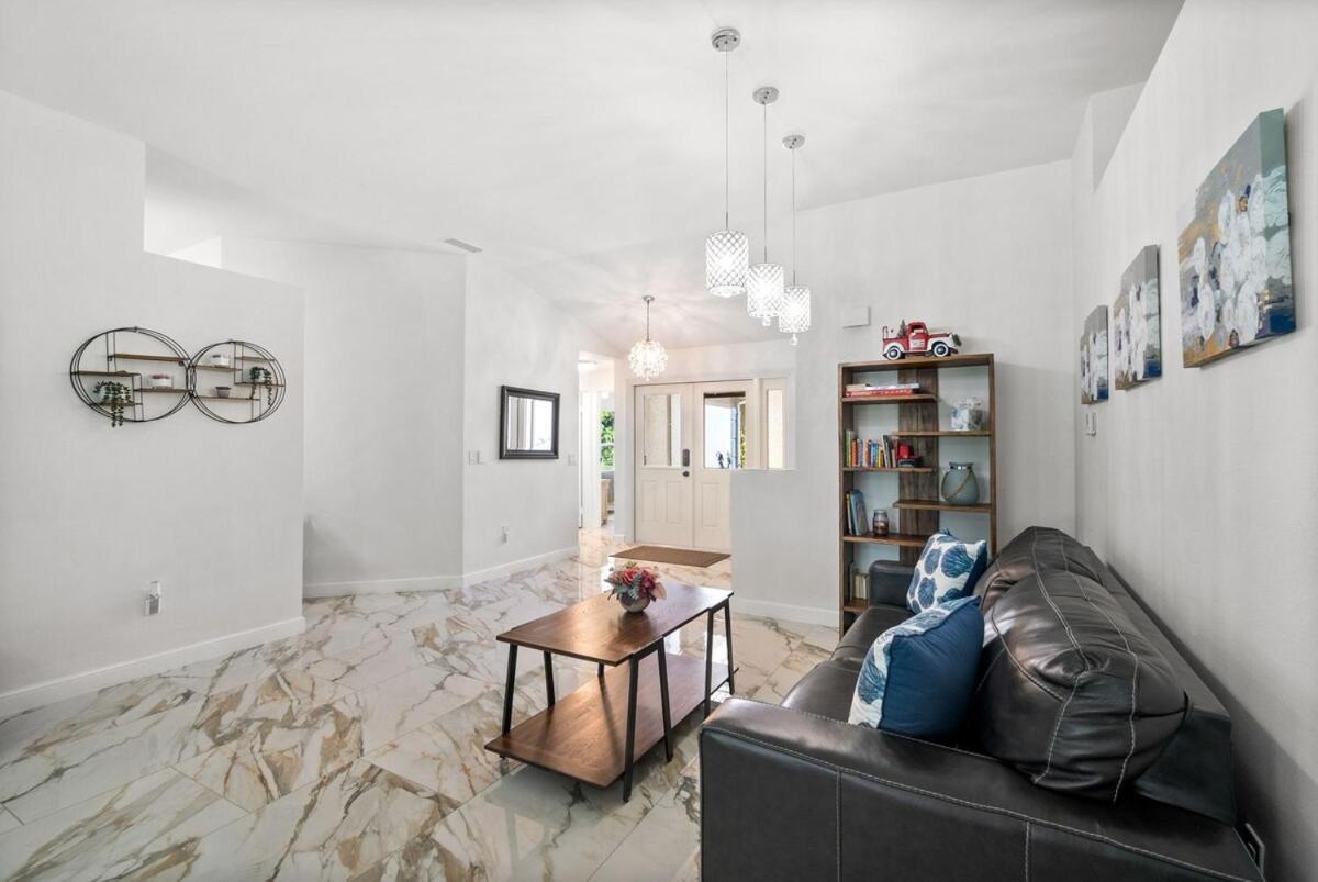 Holiday home Give Yourself, Family And Friends A Joy Naples