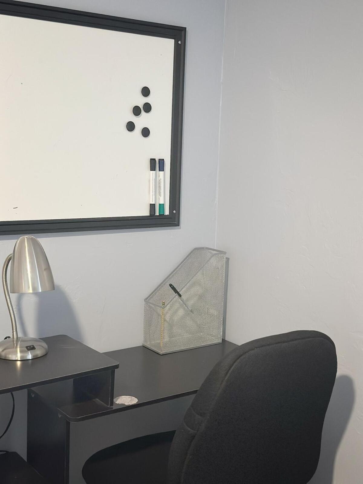 Apartment Private Study In