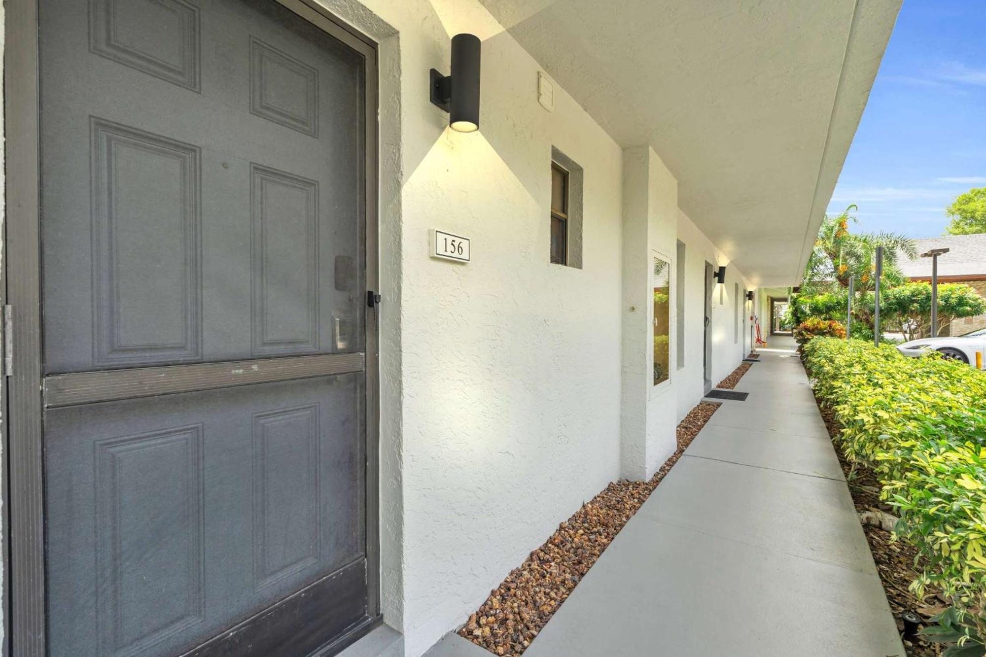 First Floor Walk Out With View Holiday home Naples