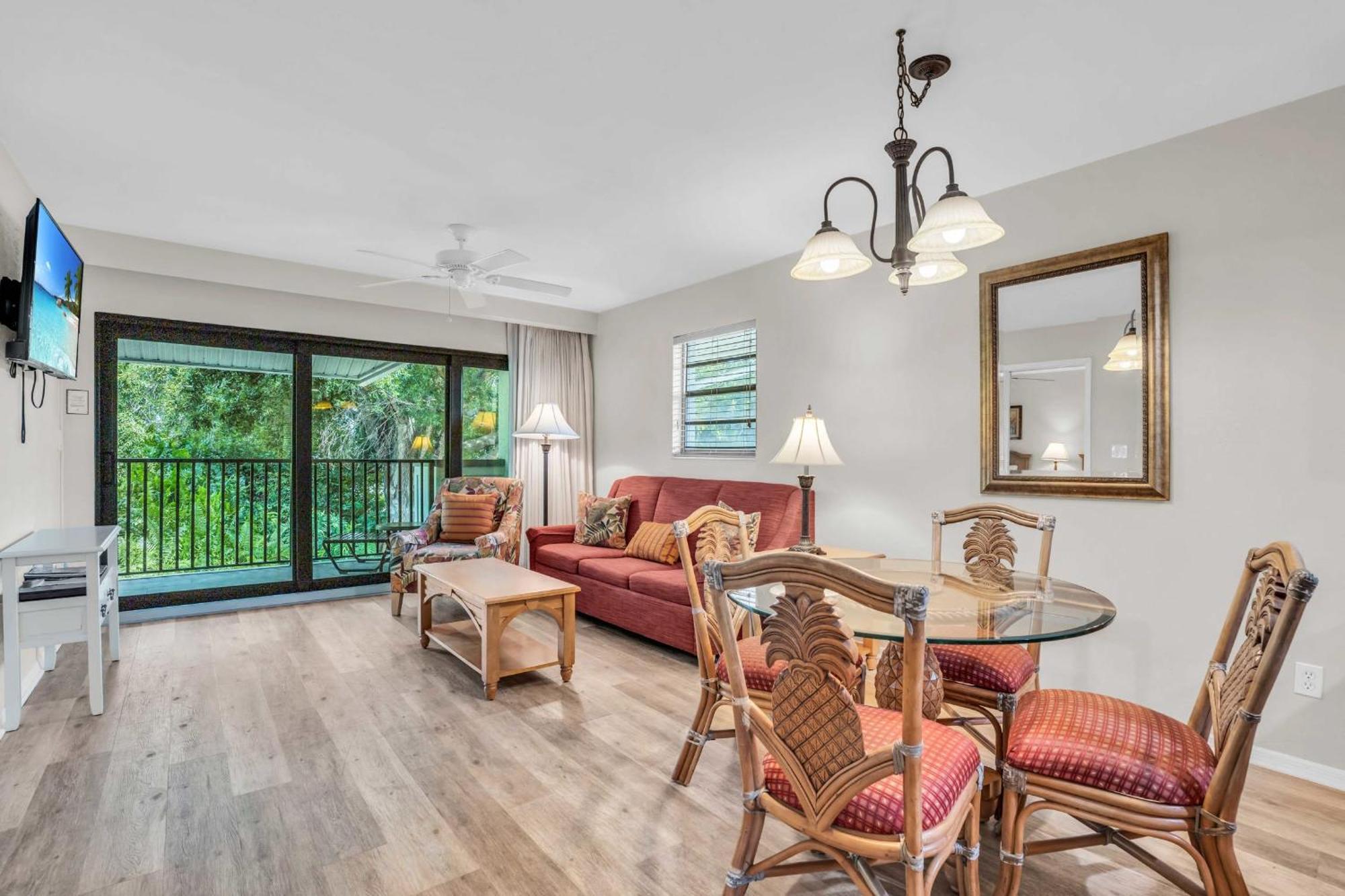 End Unit With Private Views