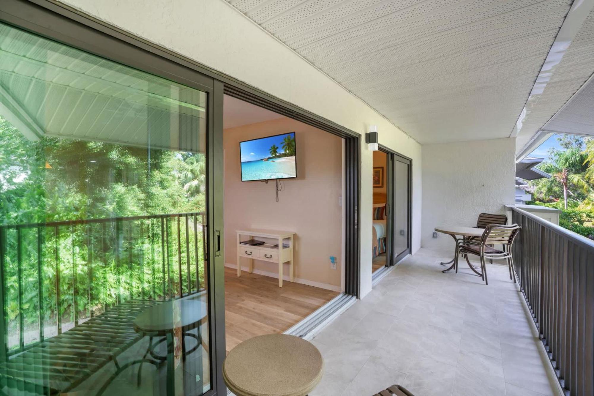 End Unit With Private Views