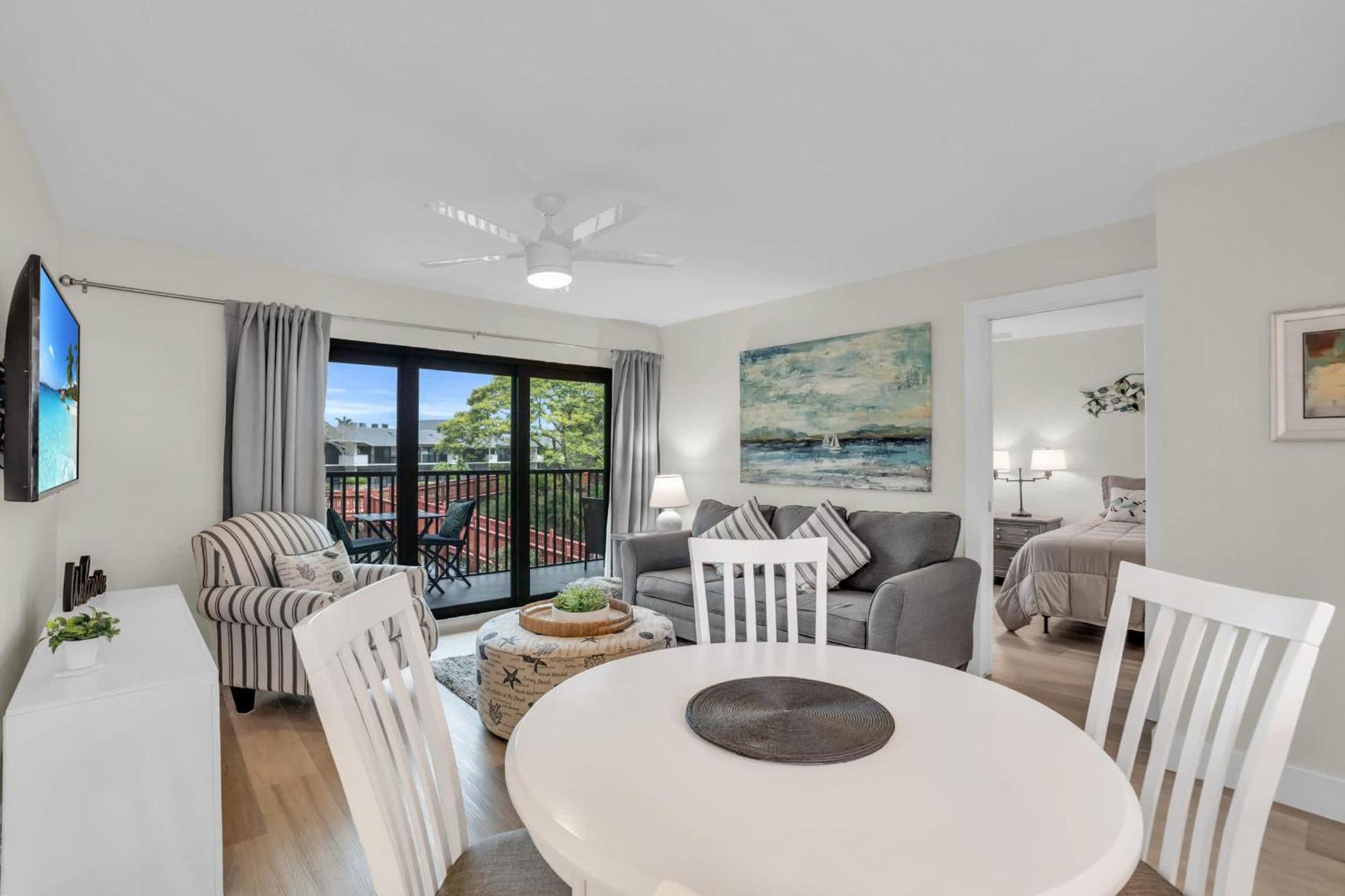 Holiday home Deluxe Updated With Beautiful Views