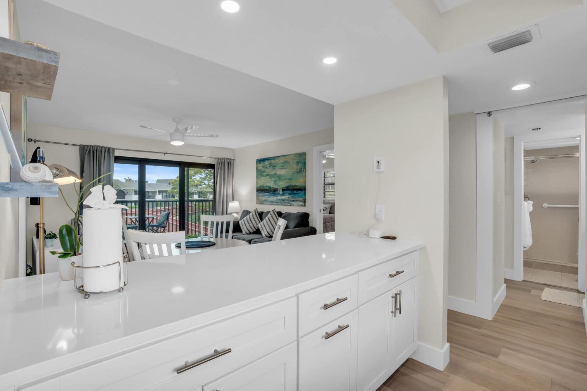 Deluxe Updated With Beautiful Views Naples