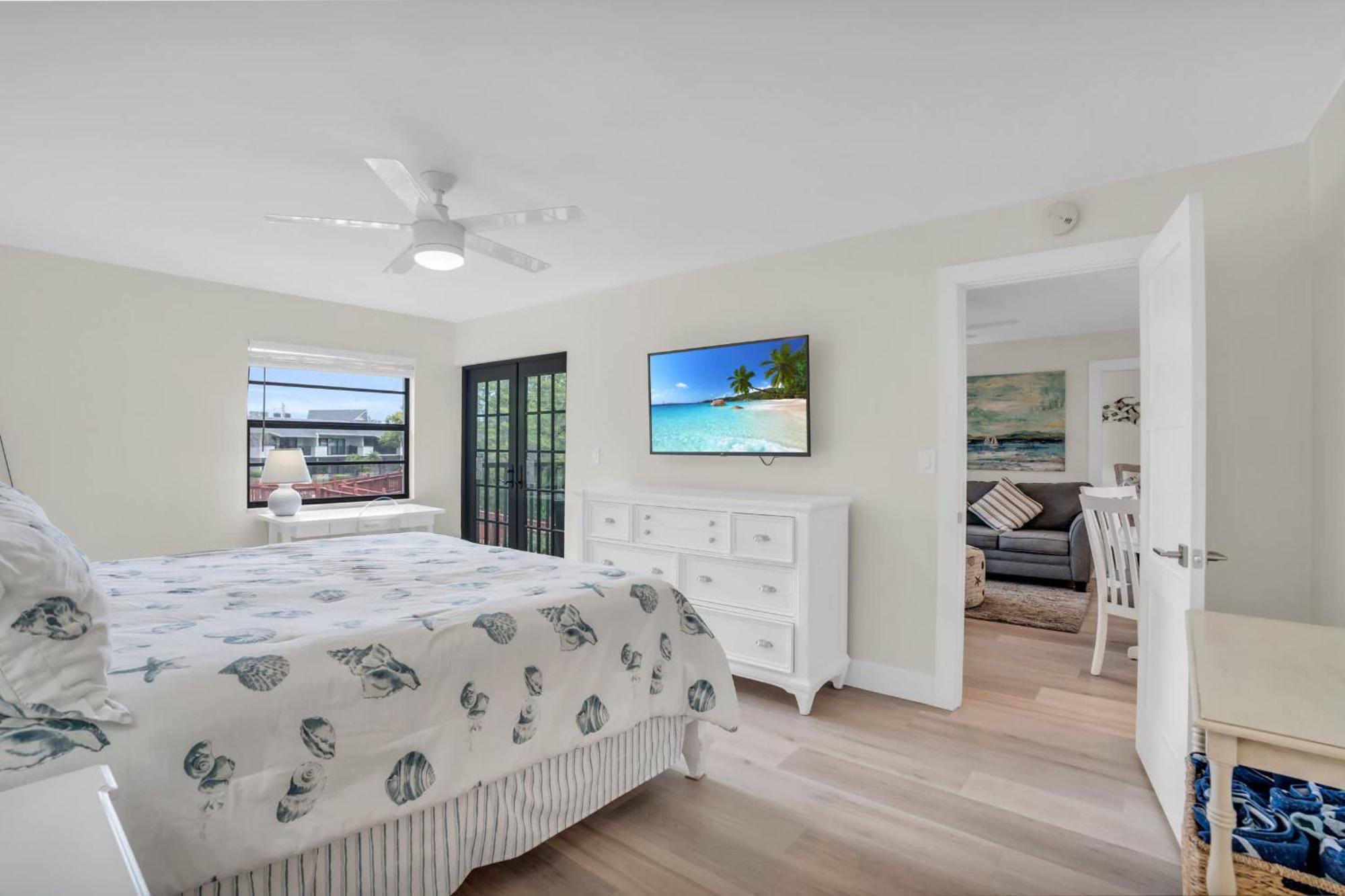 Holiday home Deluxe Updated With Beautiful Views *