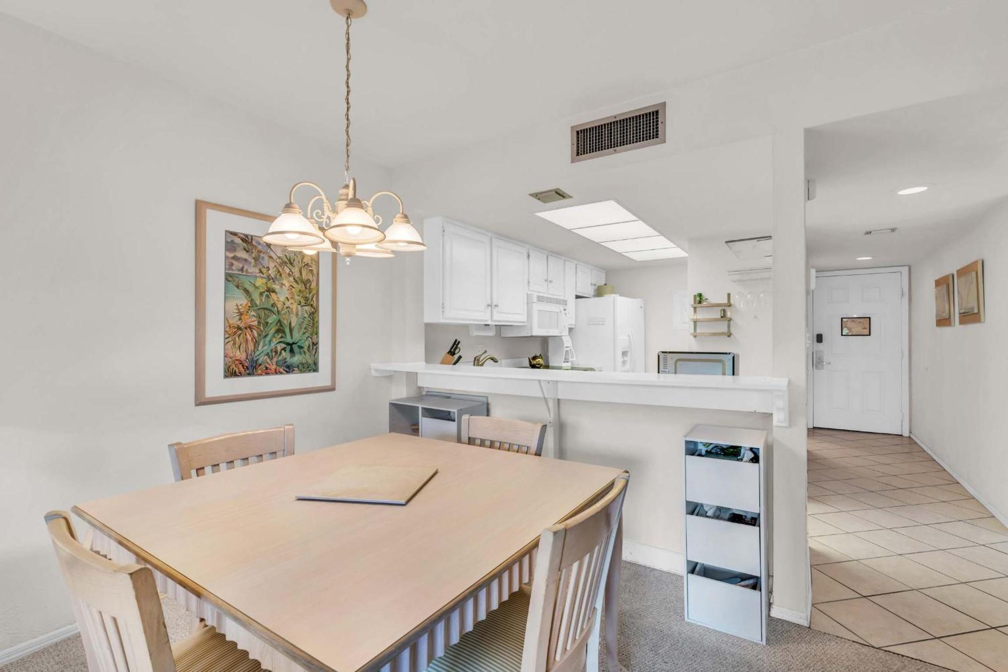 Close To Elevator And And Pool Views Holiday home *