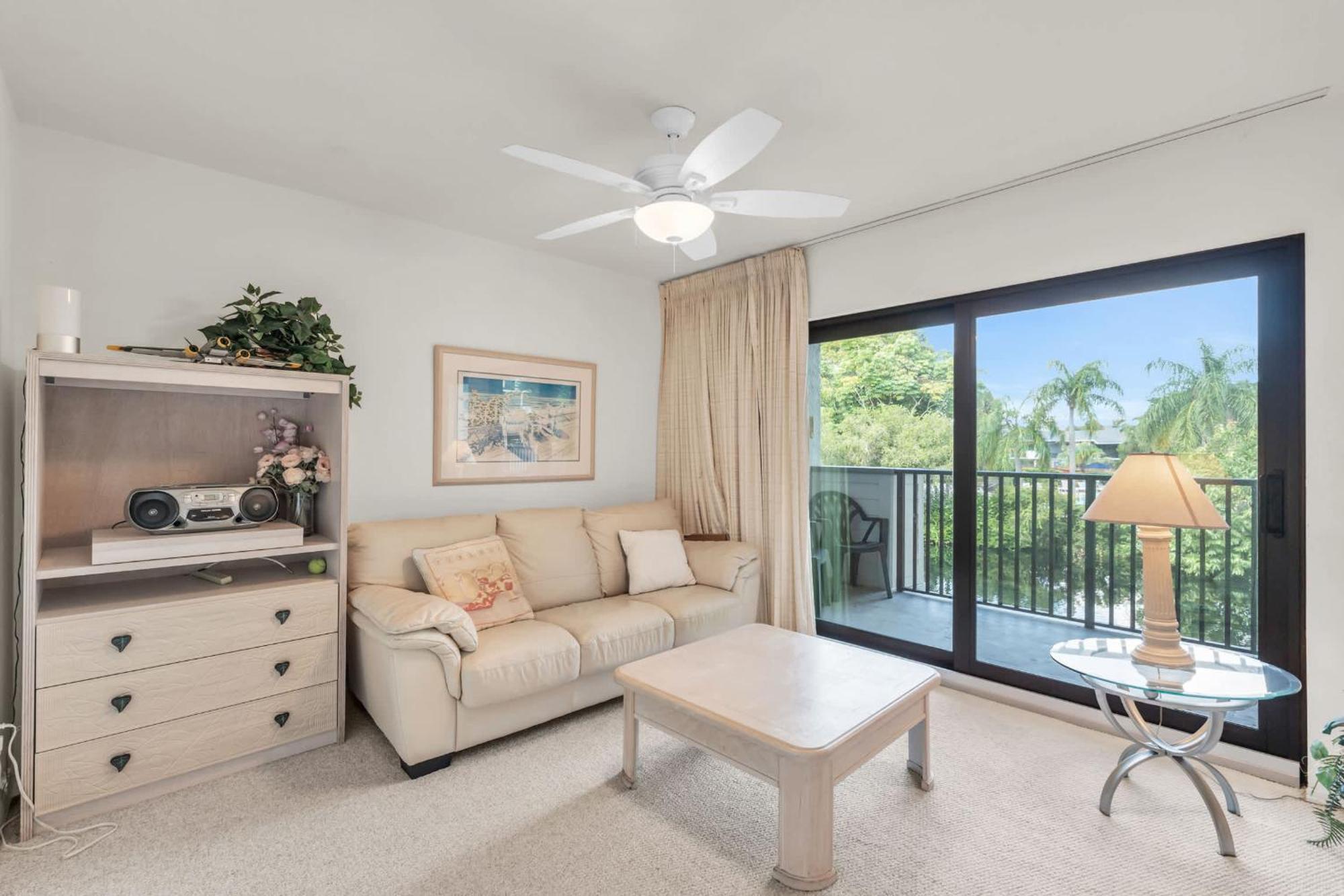 Close To Elevator And And Pool Views *