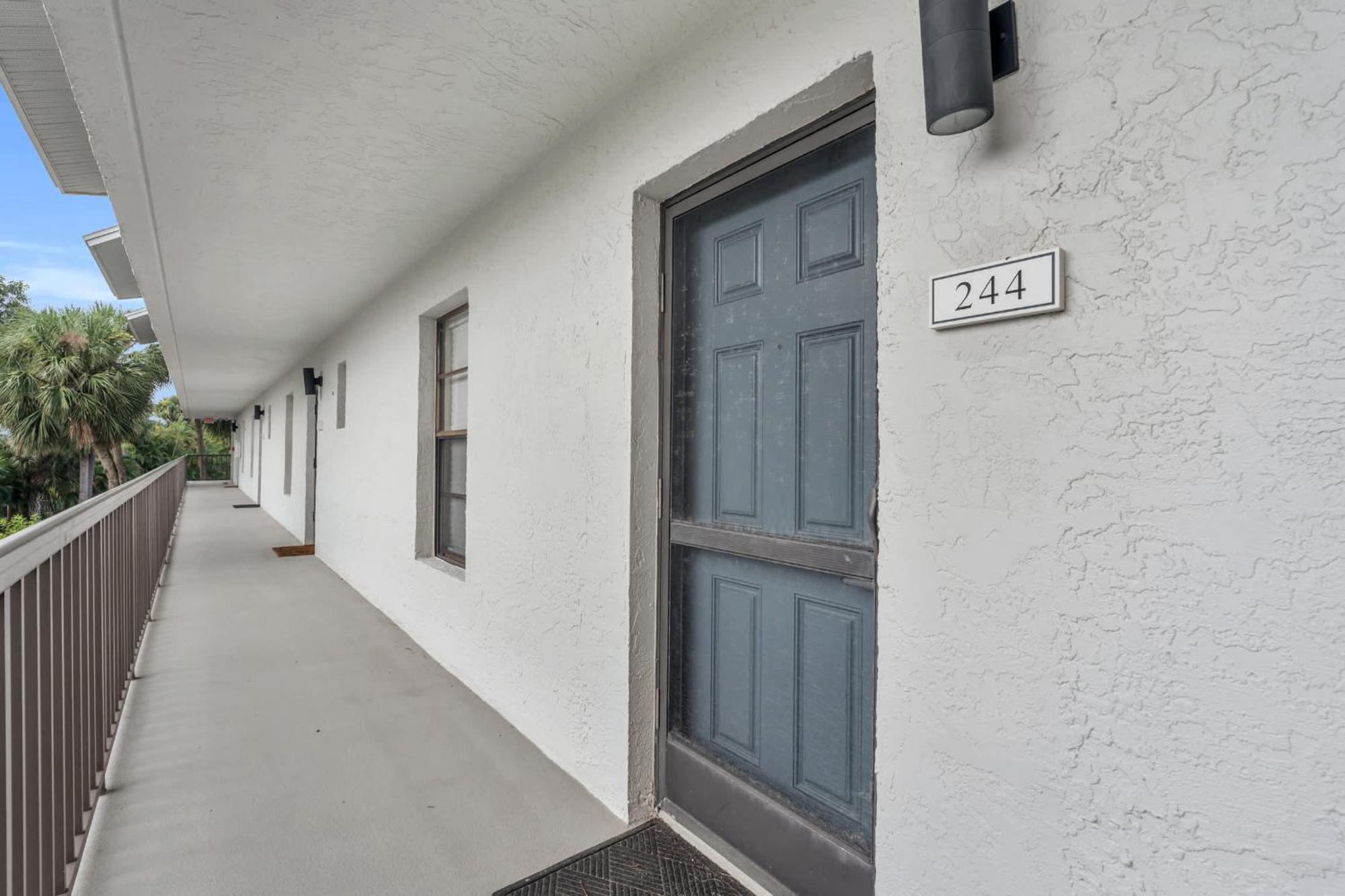 Holiday home Close To Elevator And And Pool Views