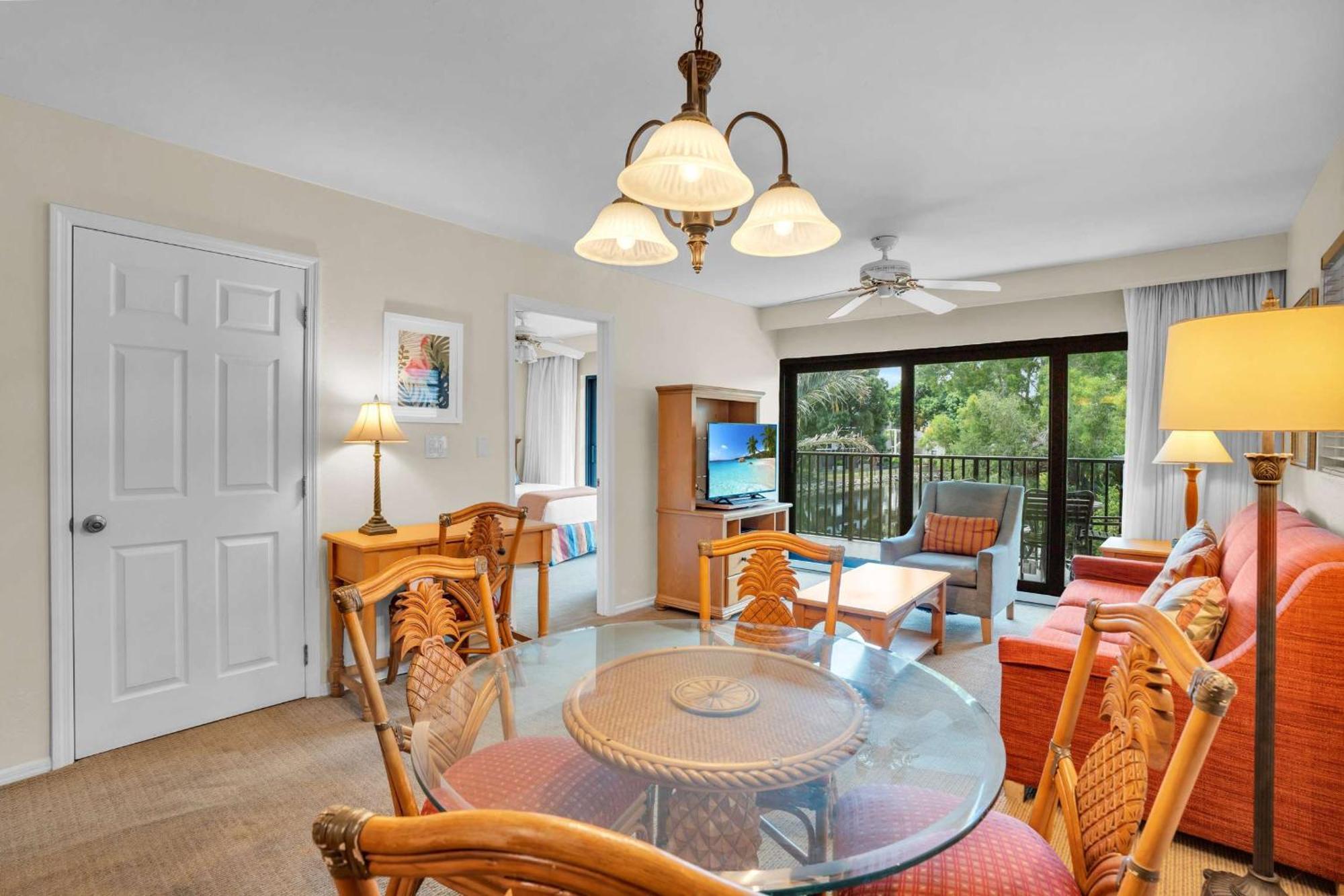 End Unit With Views From Lanai * Naples