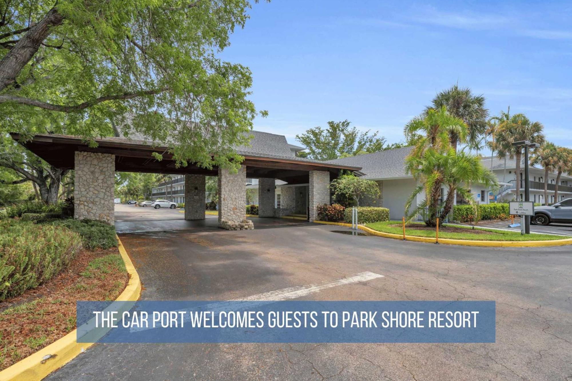 Holiday home End Unit With Views From Lanai Naples