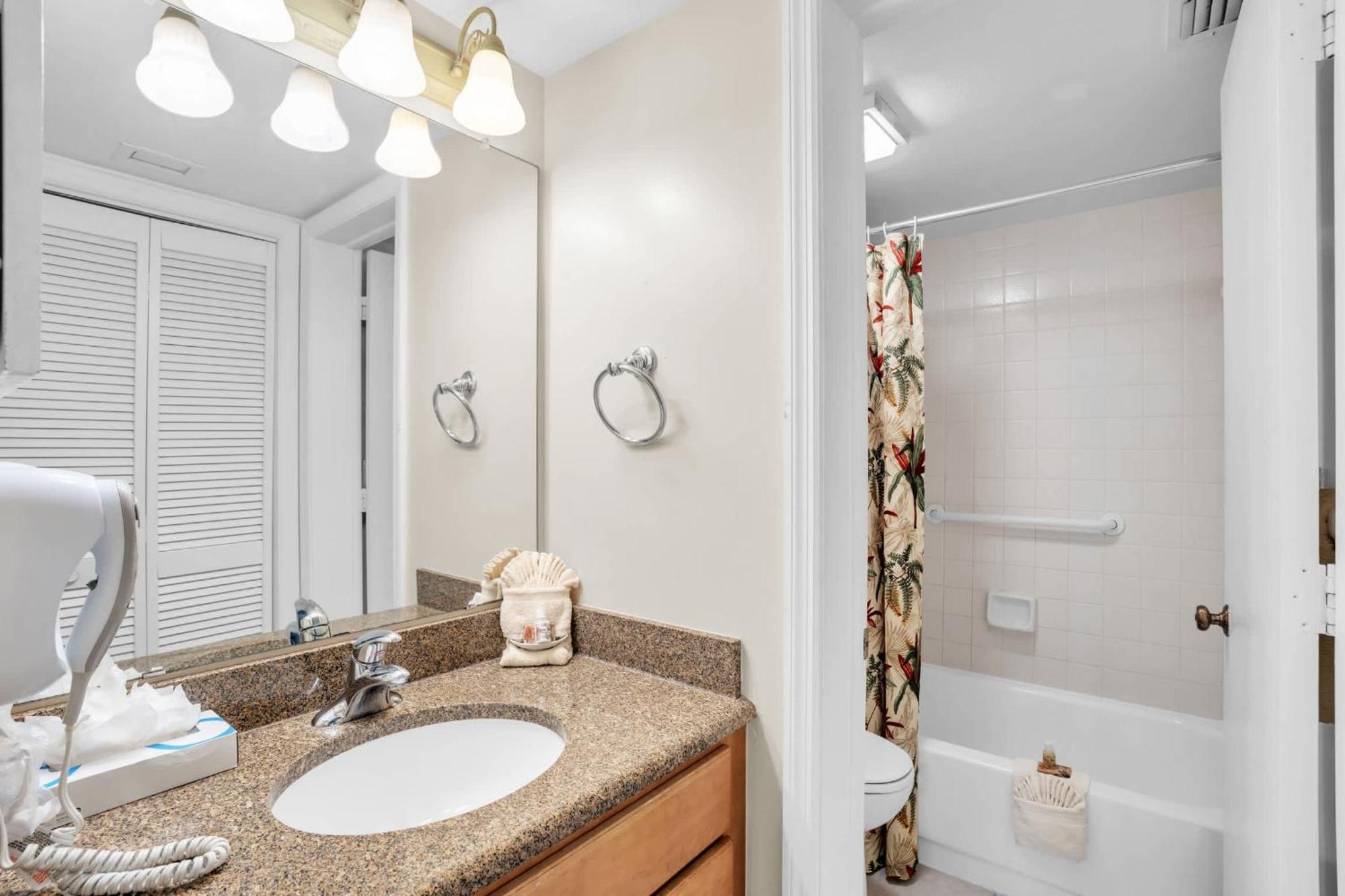 End Unit With Views From Lanai Holiday home *
