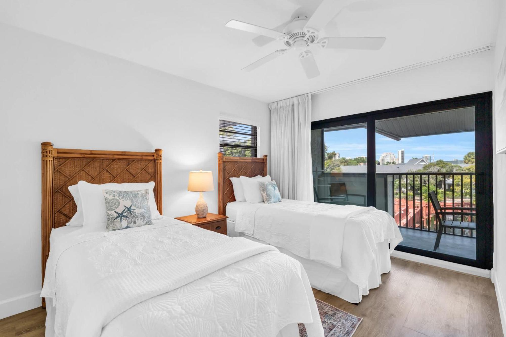 Holiday home Deluxe - Modern Furnishings And Great View *