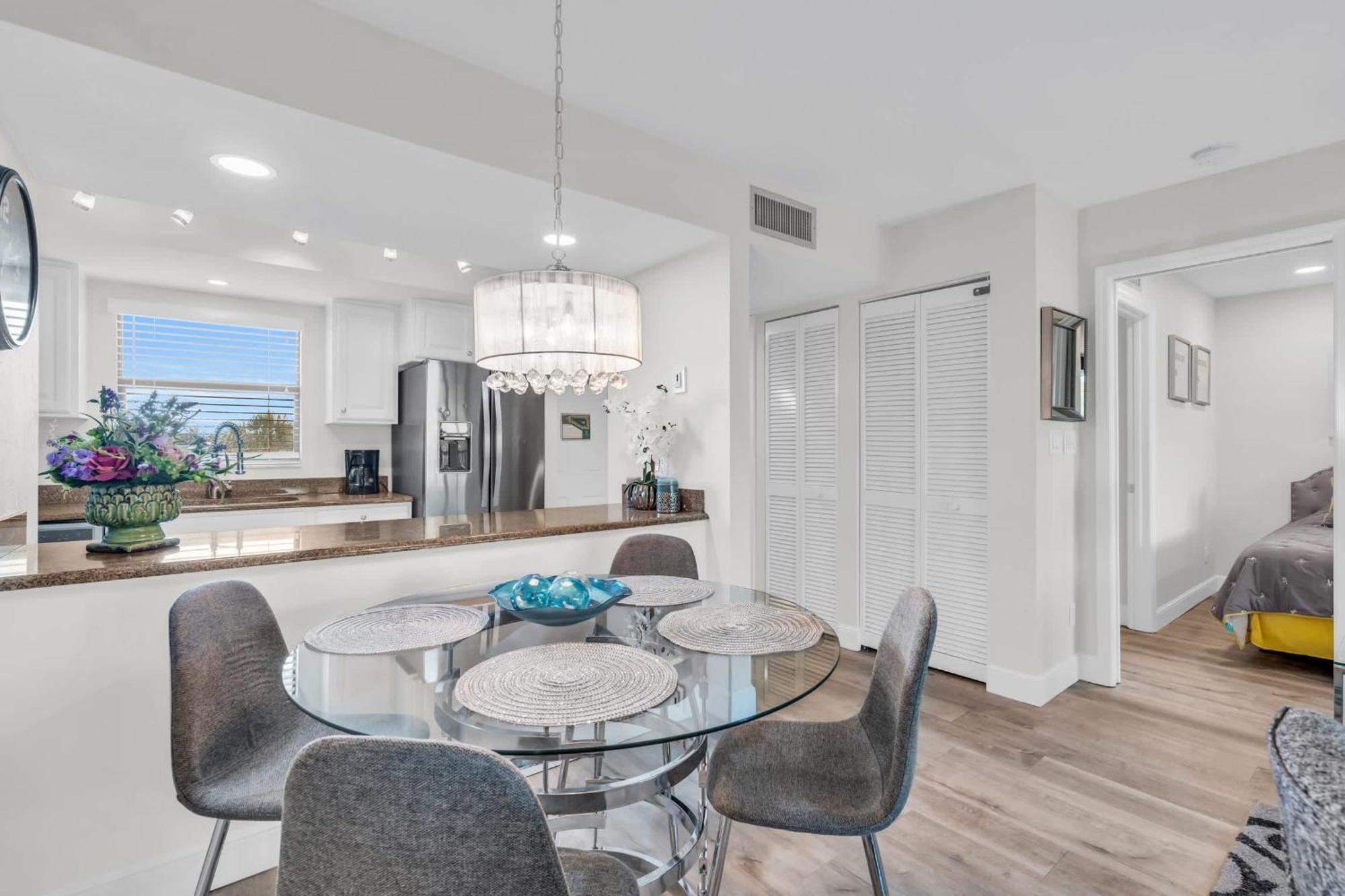 Gorgeous Inside - Stunning Views