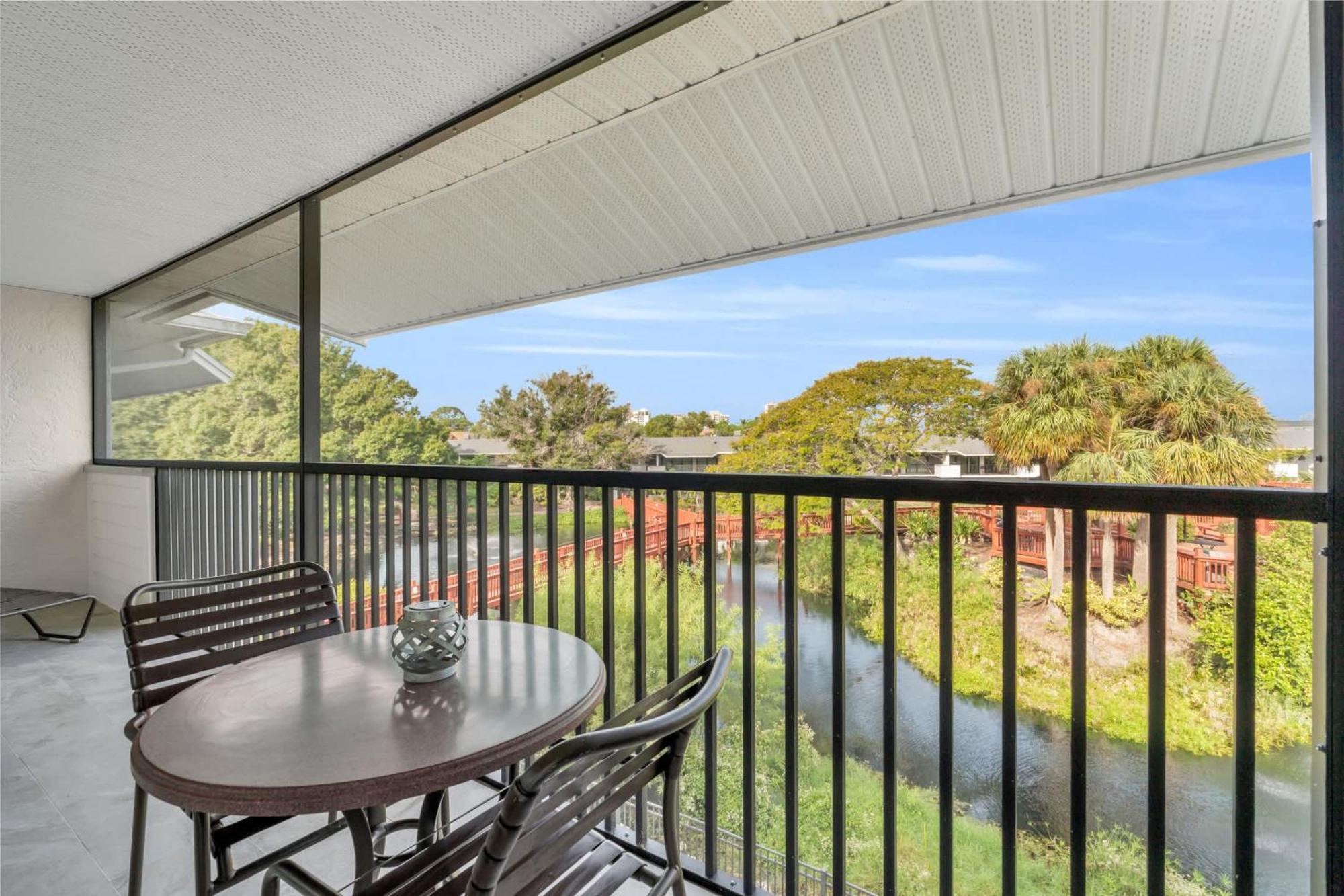 Gorgeous Inside - Stunning Views *