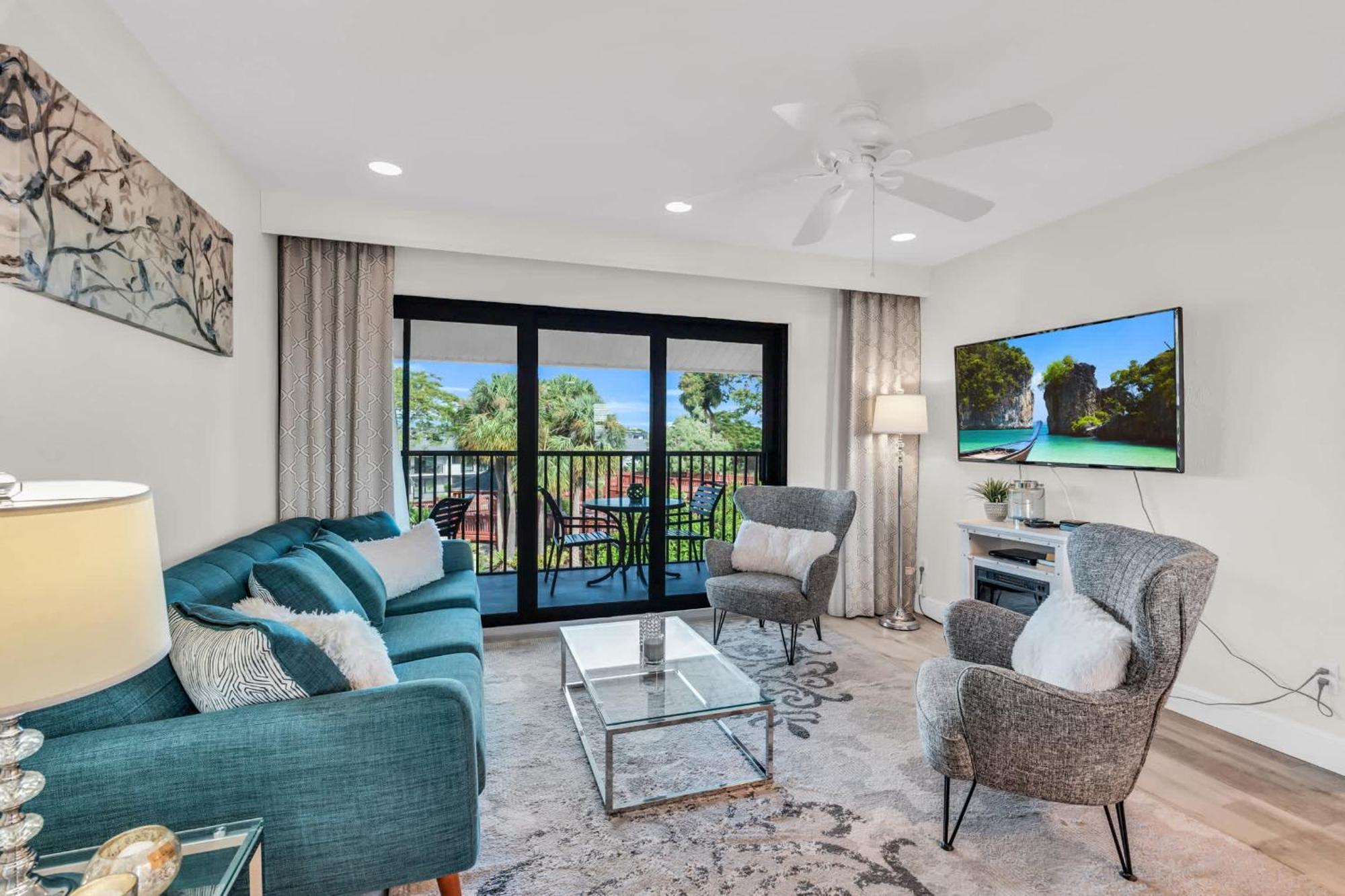 Gorgeous Inside - Stunning Views *