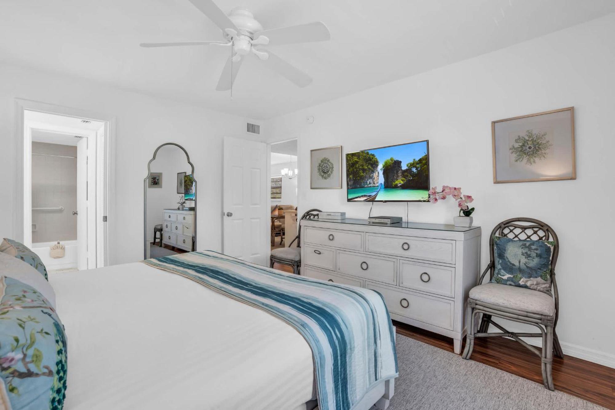 Corner Unit Updated And Near Lobby Holiday home *