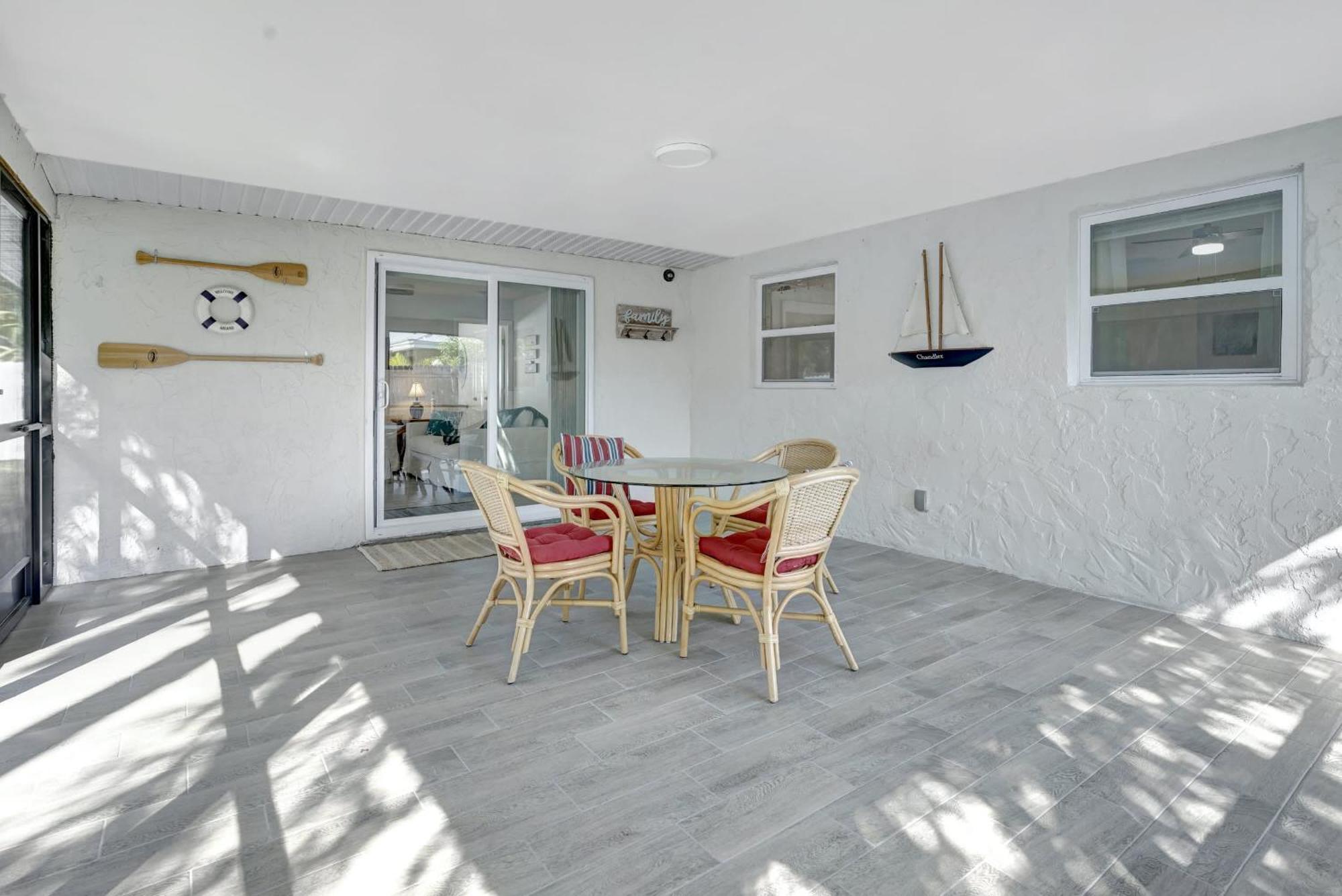 Close To Beaches * Naples