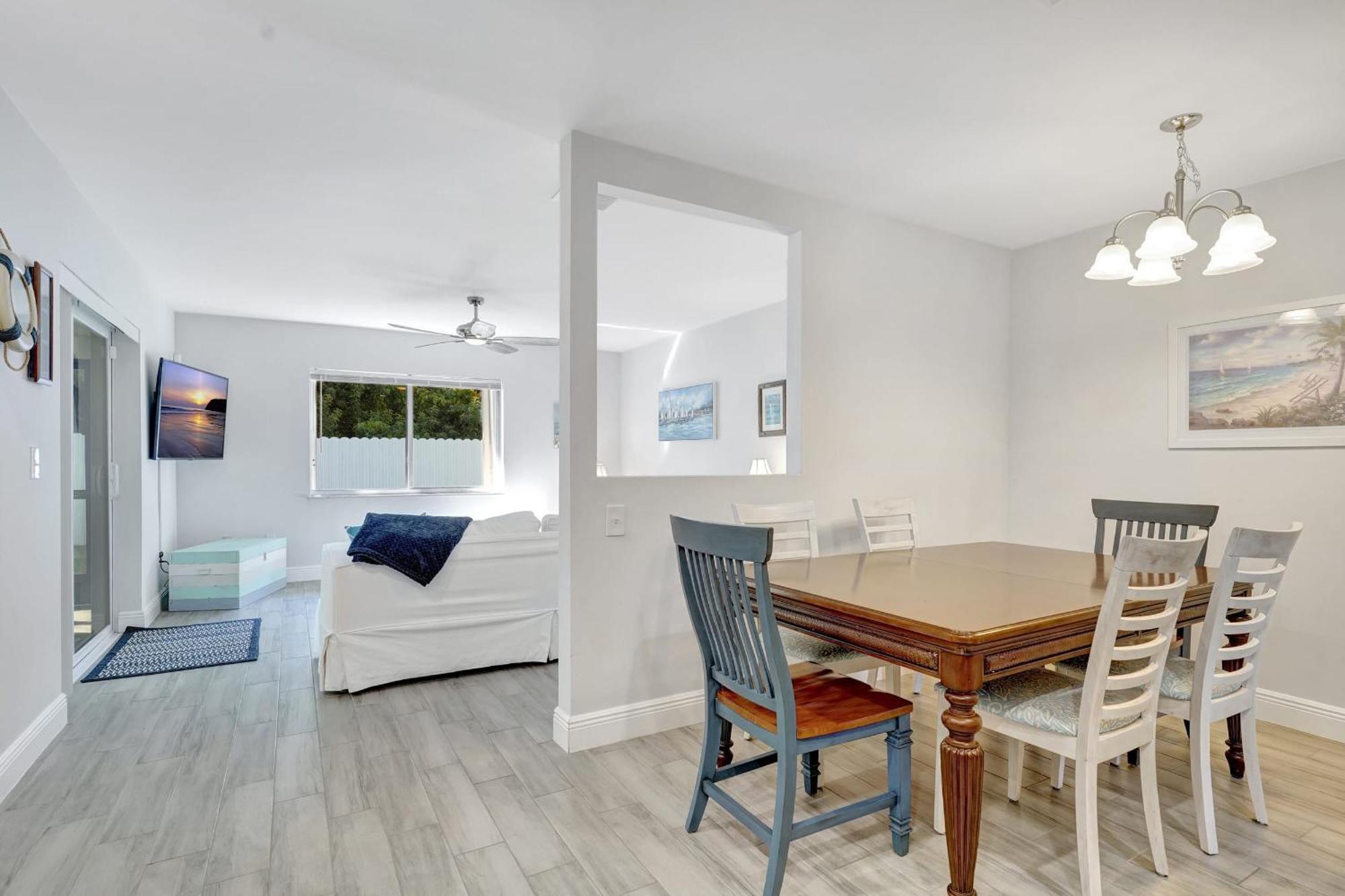 Close To Beaches * Naples