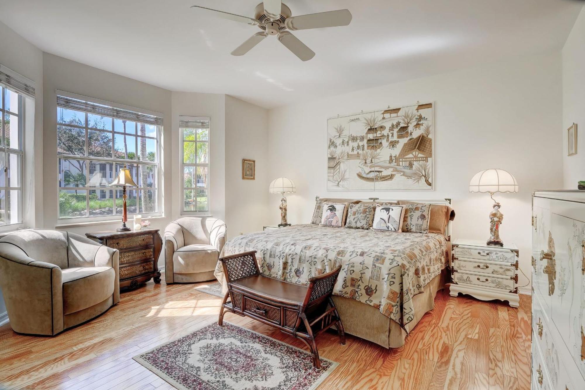 First Floor Coach With Pond Views Holiday home