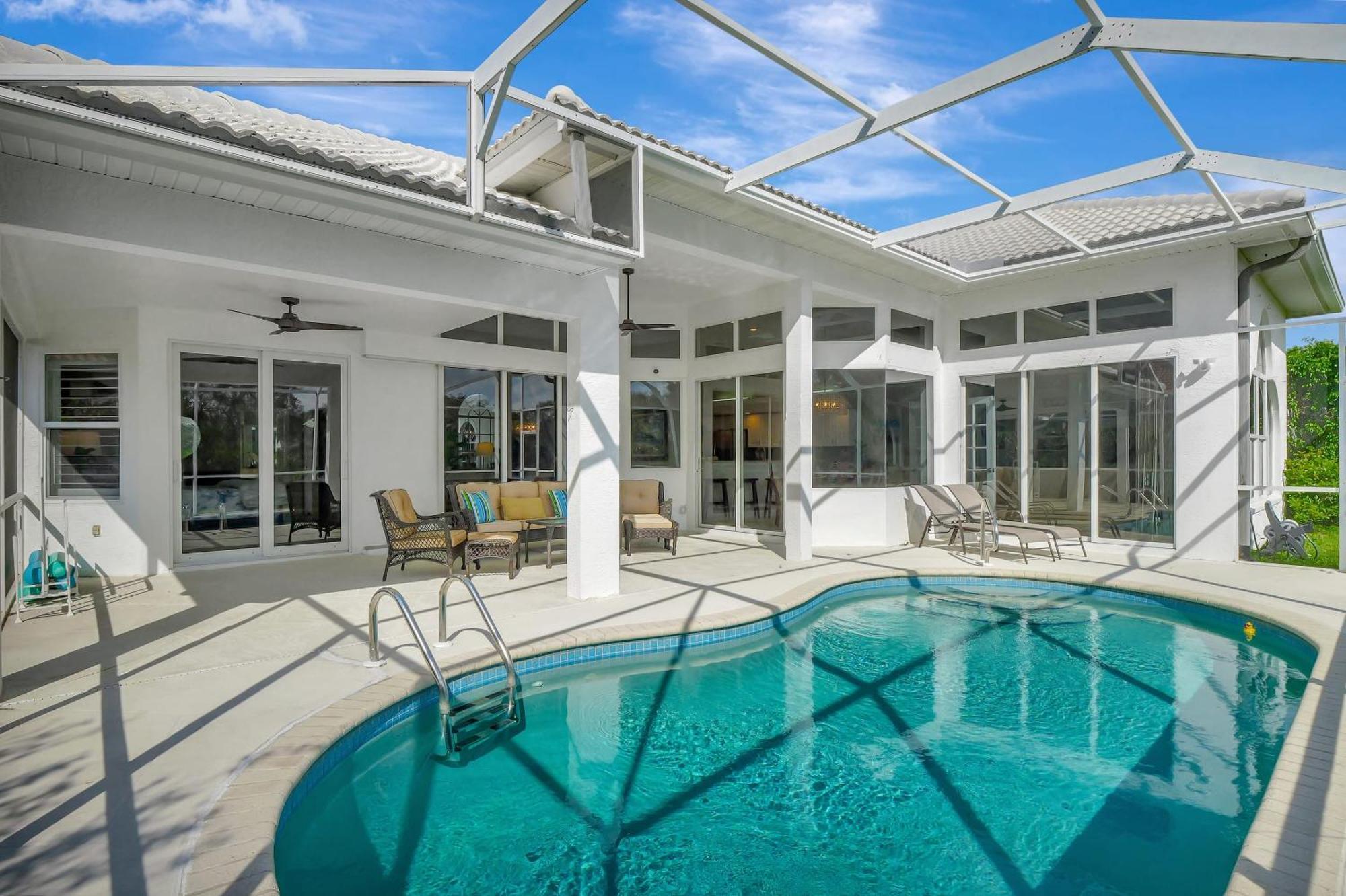Sunny Retreat With Private Pool In North *
