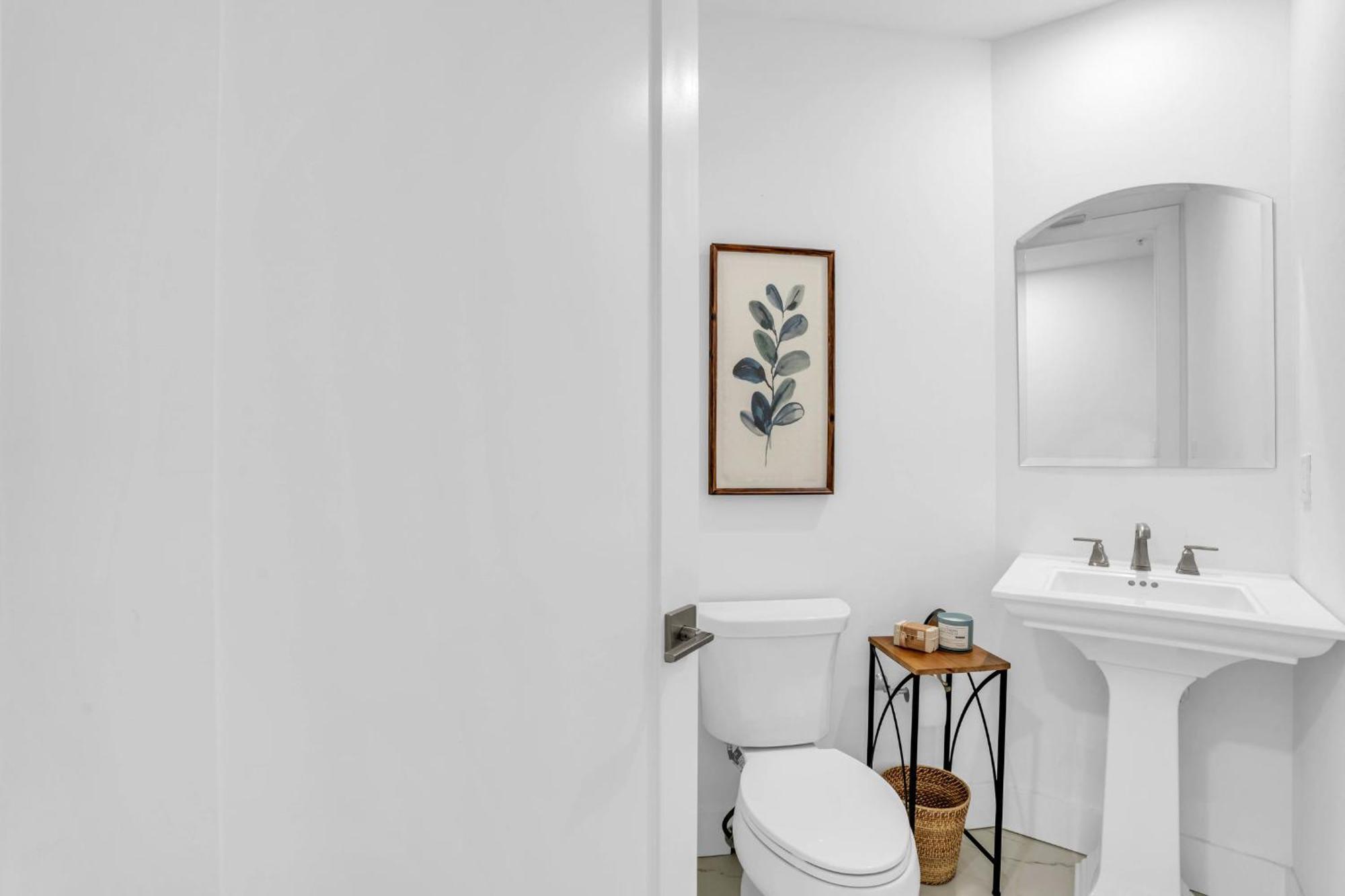 Holiday home Walk To The And Venetian Village From Luxury Coach