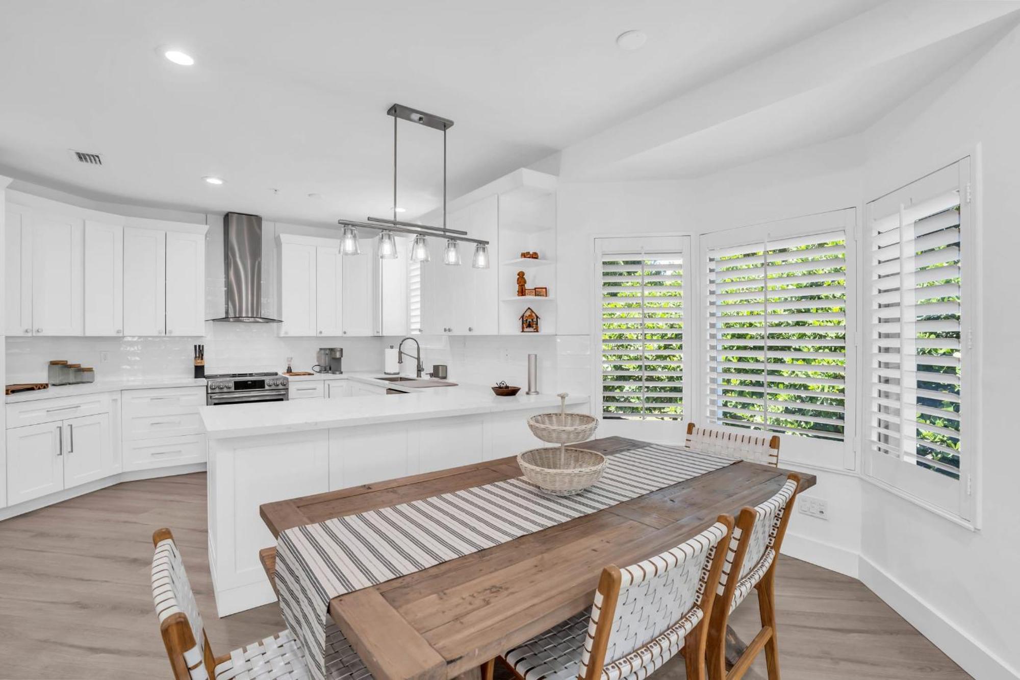 Walk To The And Venetian Village From Luxury Coach Holiday home *