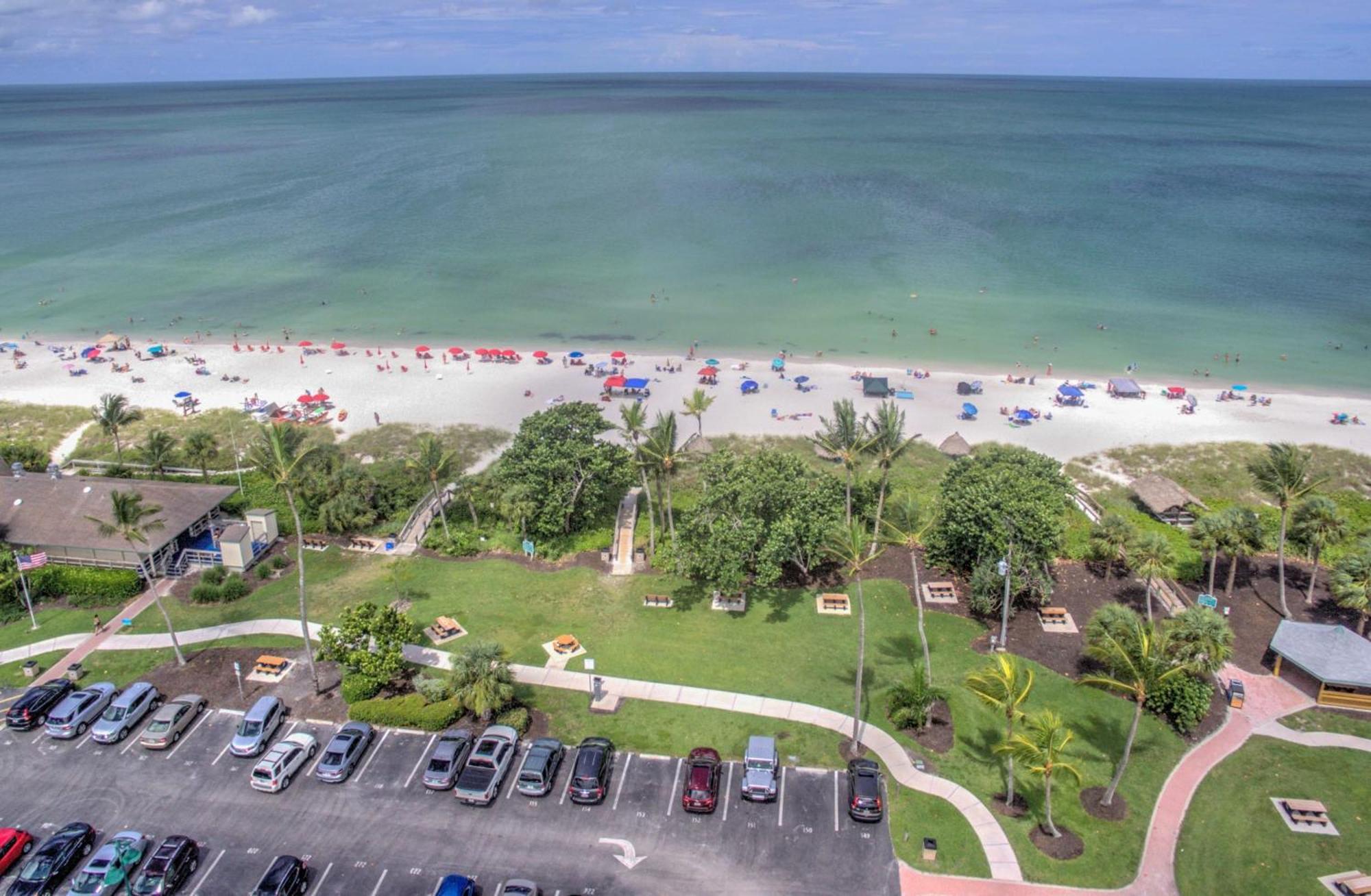 Walk To Lowdermilk From Amazing & Cute With Back Bay Views Holiday home Naples