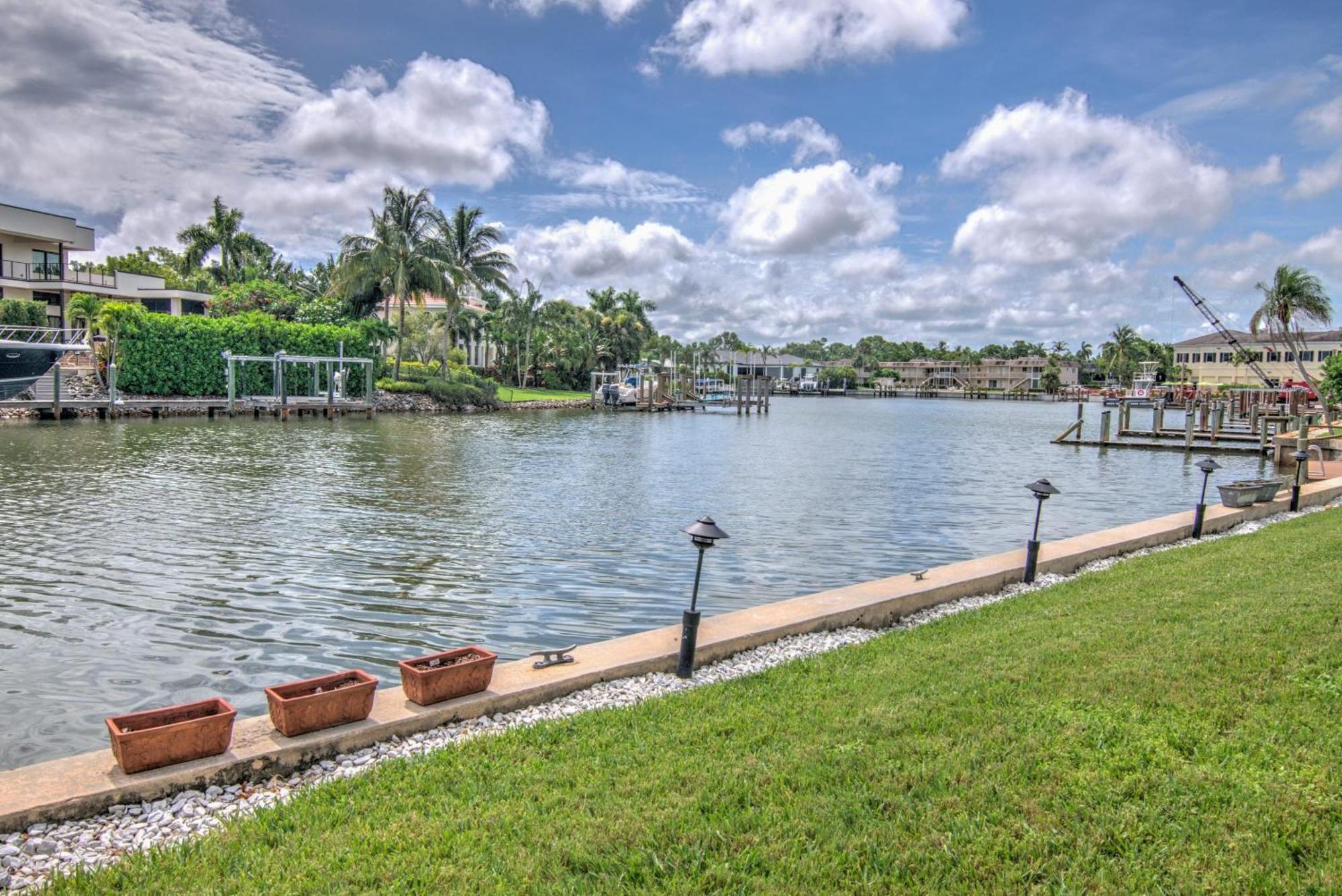 Walk To Lowdermilk From Amazing & Cute With Back Bay Views *