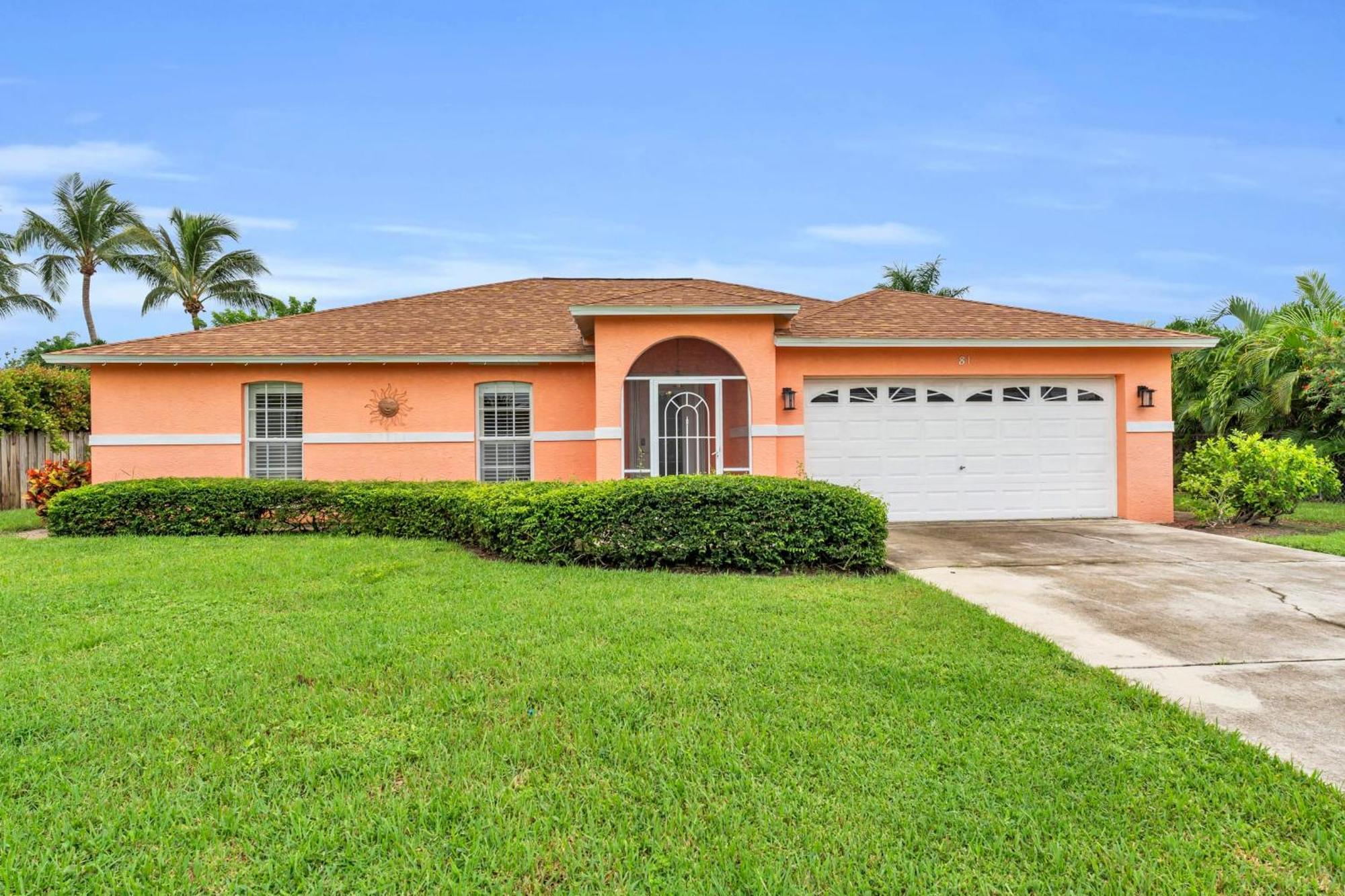 4 Miles To And Walk To Shops Holiday home Naples