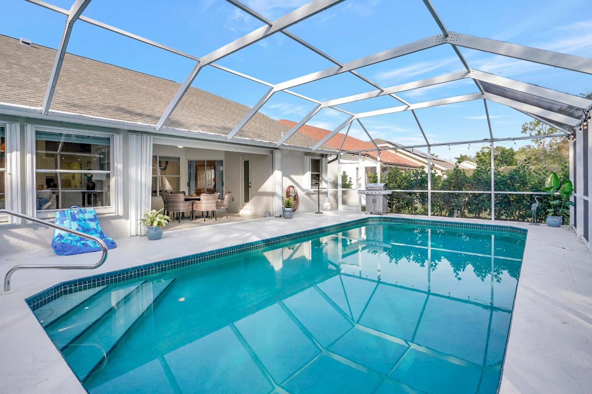 Holiday home Live Like A Local Charming Pool In Berkshire Lakes *