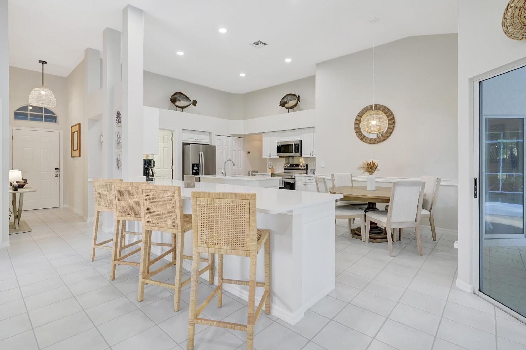 Holiday home Live Like A Local Charming Pool In Berkshire Lakes Naples
