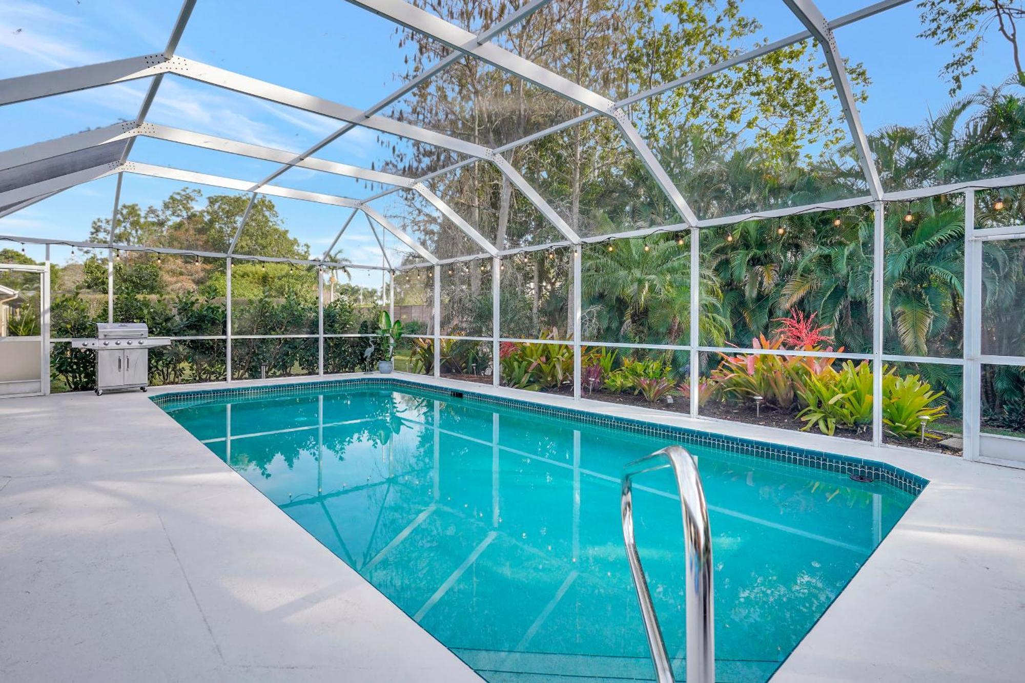 Live Like A Local Charming Pool In Berkshire Lakes *