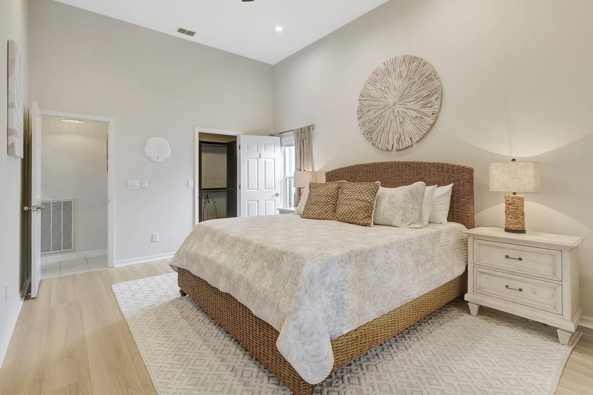 Live Like A Local Charming Pool In Berkshire Lakes