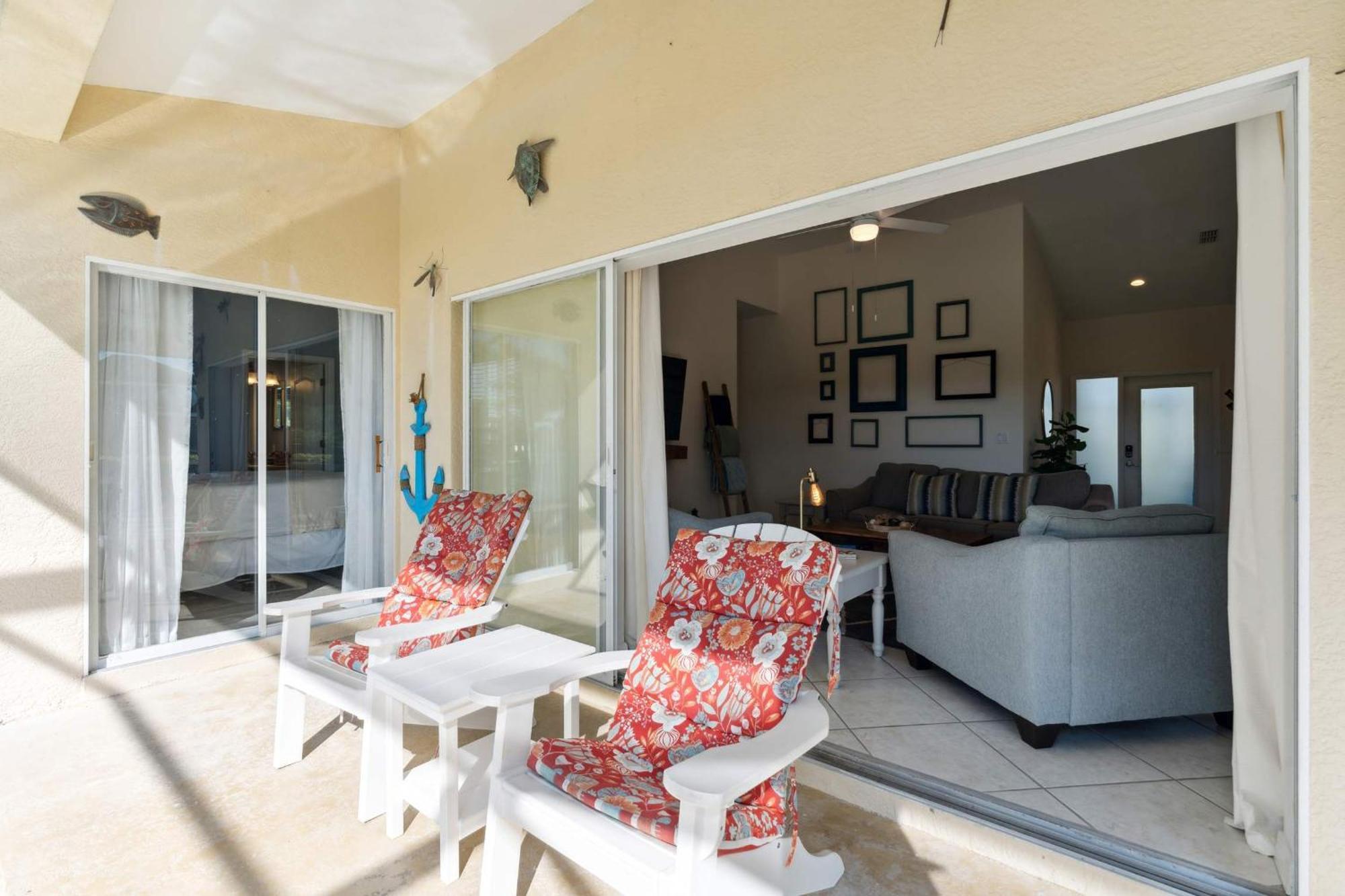 Poolside Bliss And A Family-friendly Oasis * Naples