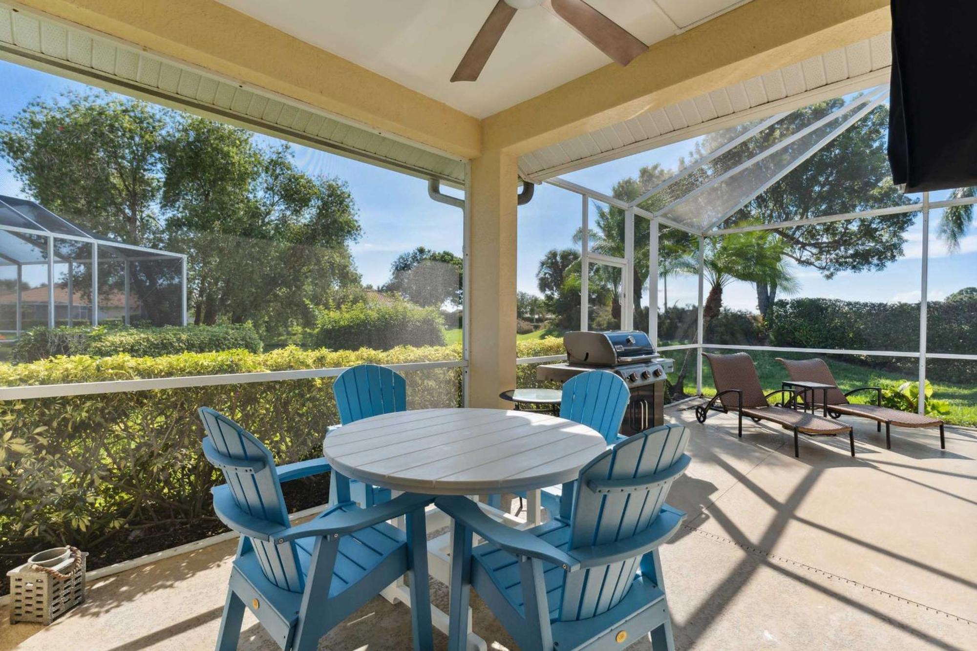 Poolside Bliss And A Family-friendly Oasis Holiday home