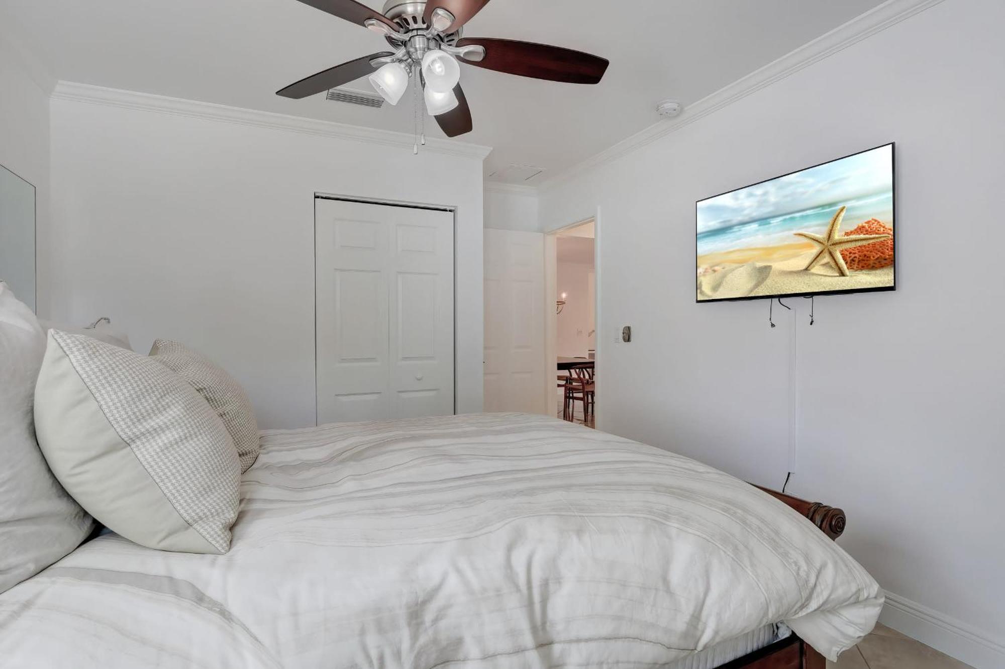 Holiday home Quaint Florida Getaway Near Vanderbilt *