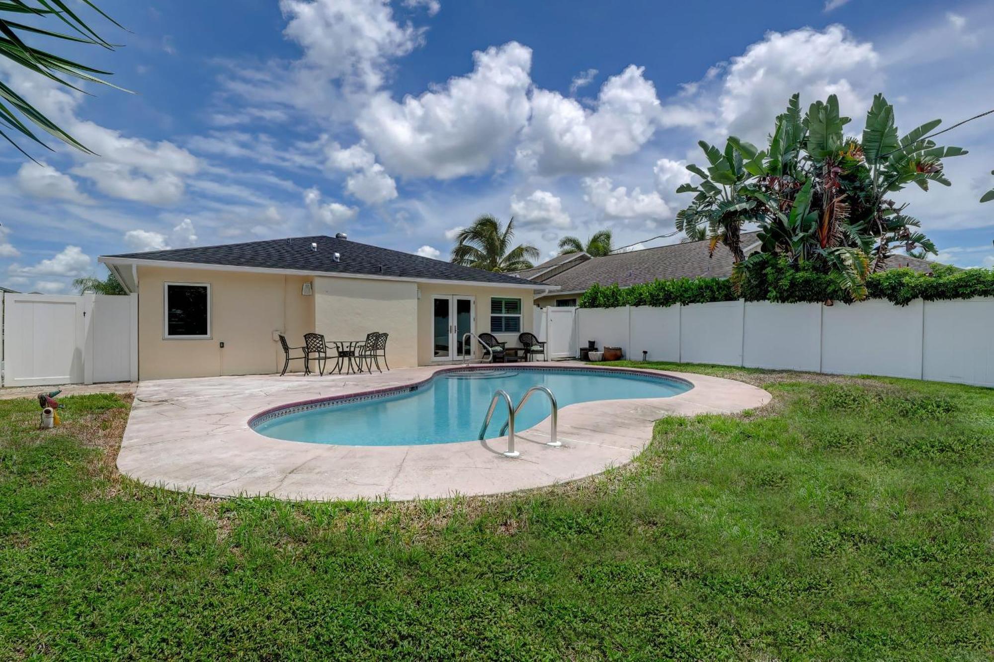 Quaint Florida Getaway Near Vanderbilt Holiday home Naples